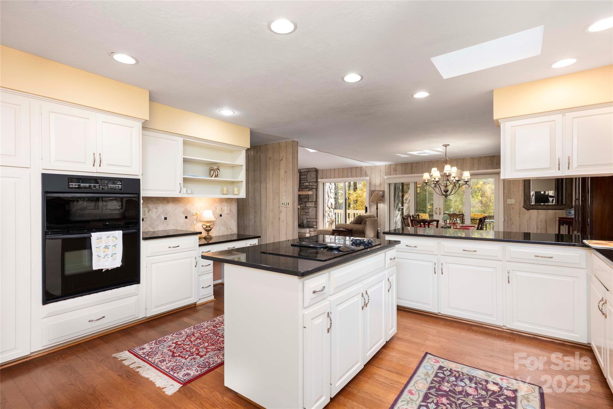 572 N East Shore Drive — Lake Toxaway