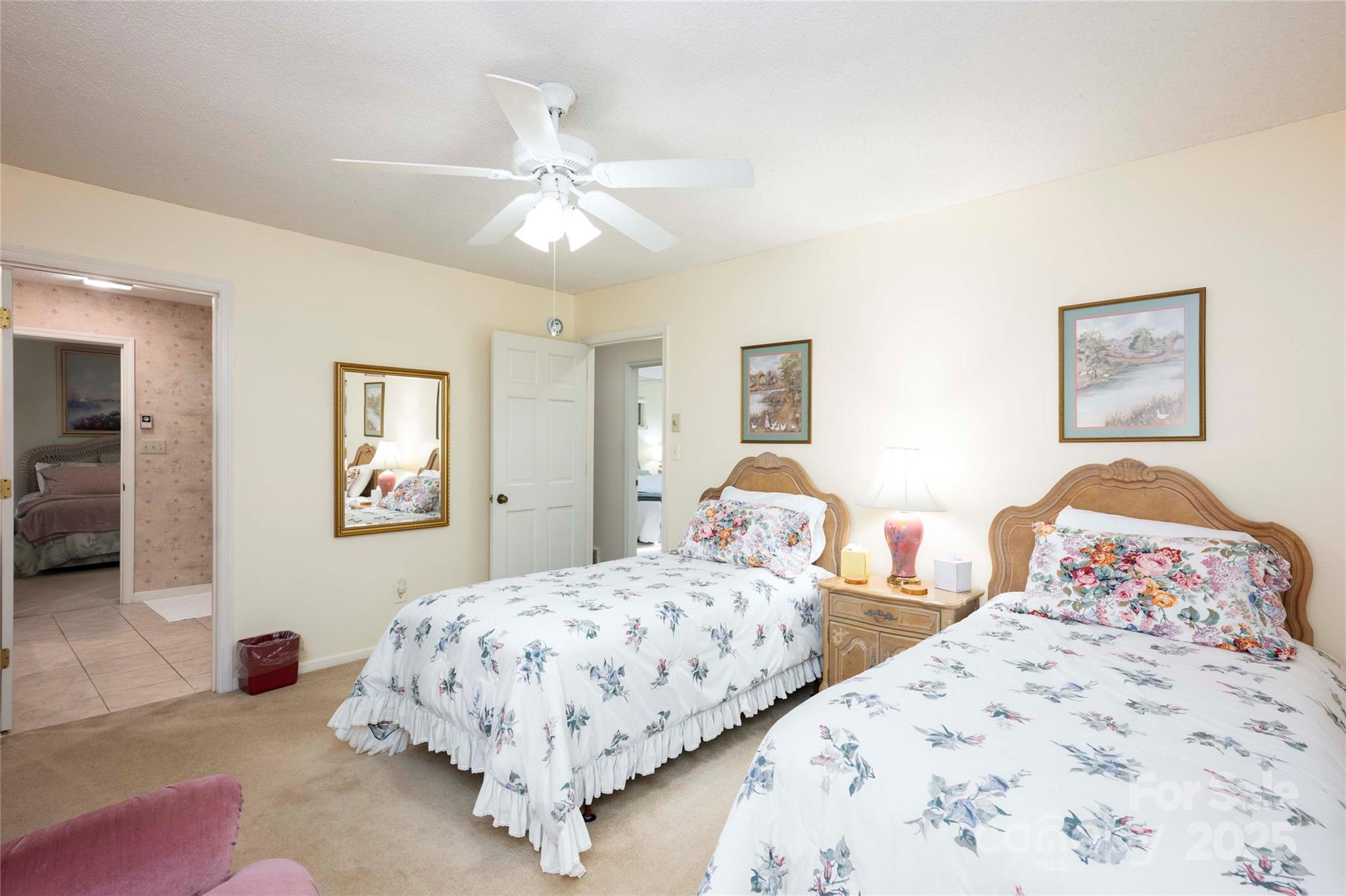 572 N East Shore Drive — Lake Toxaway