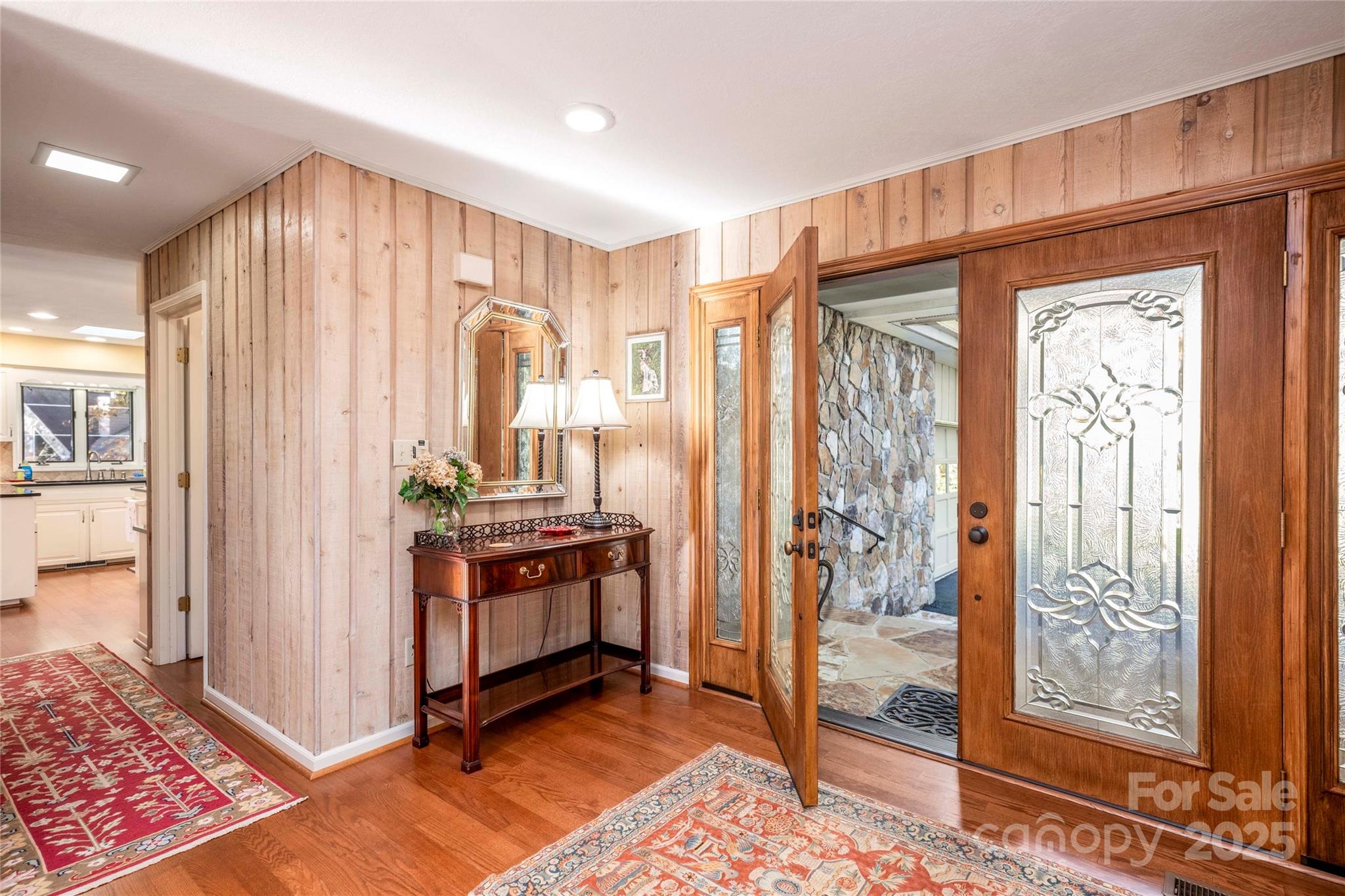 572 N East Shore Drive — Lake Toxaway