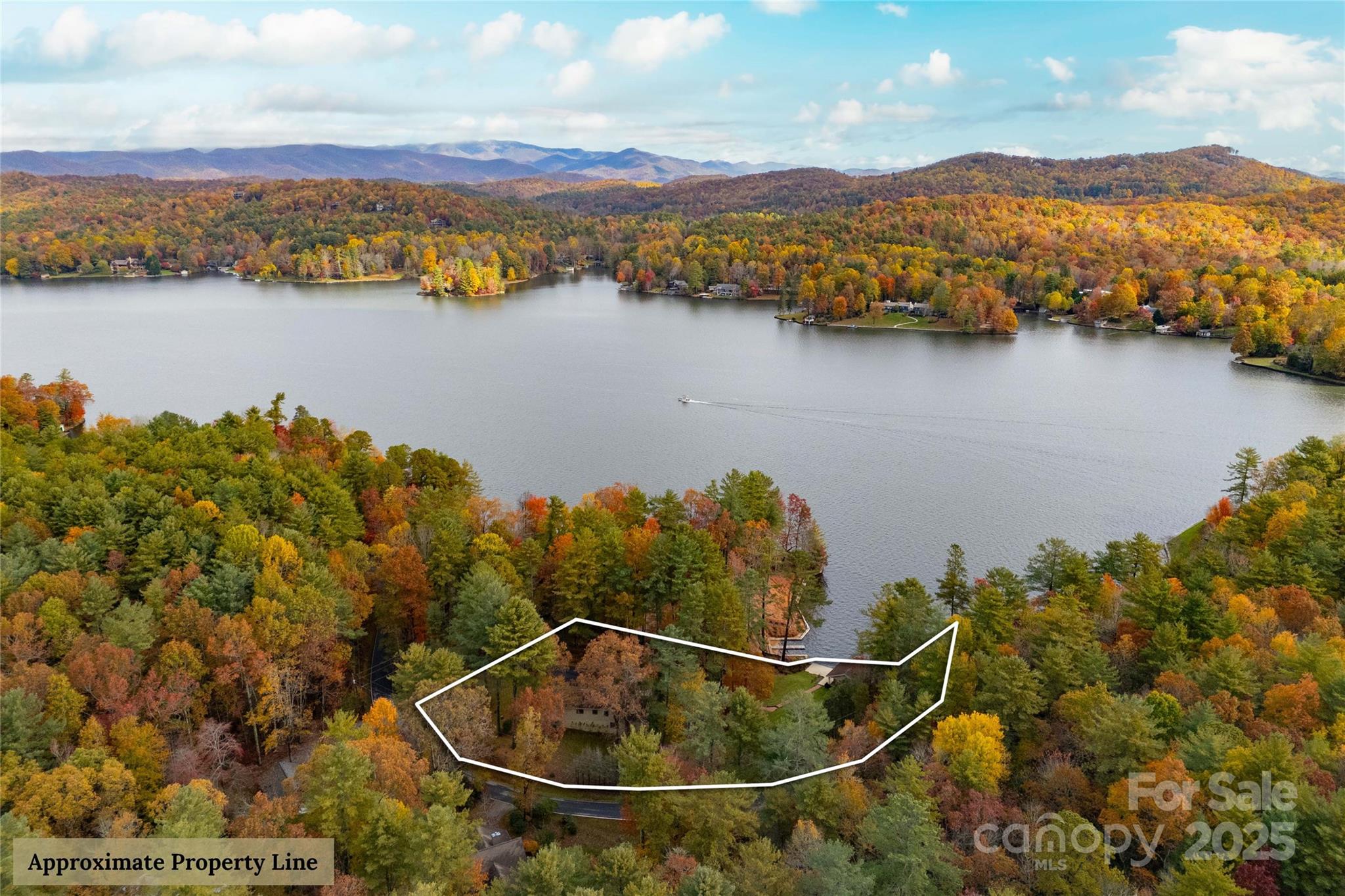 572 N East Shore Drive — Lake Toxaway