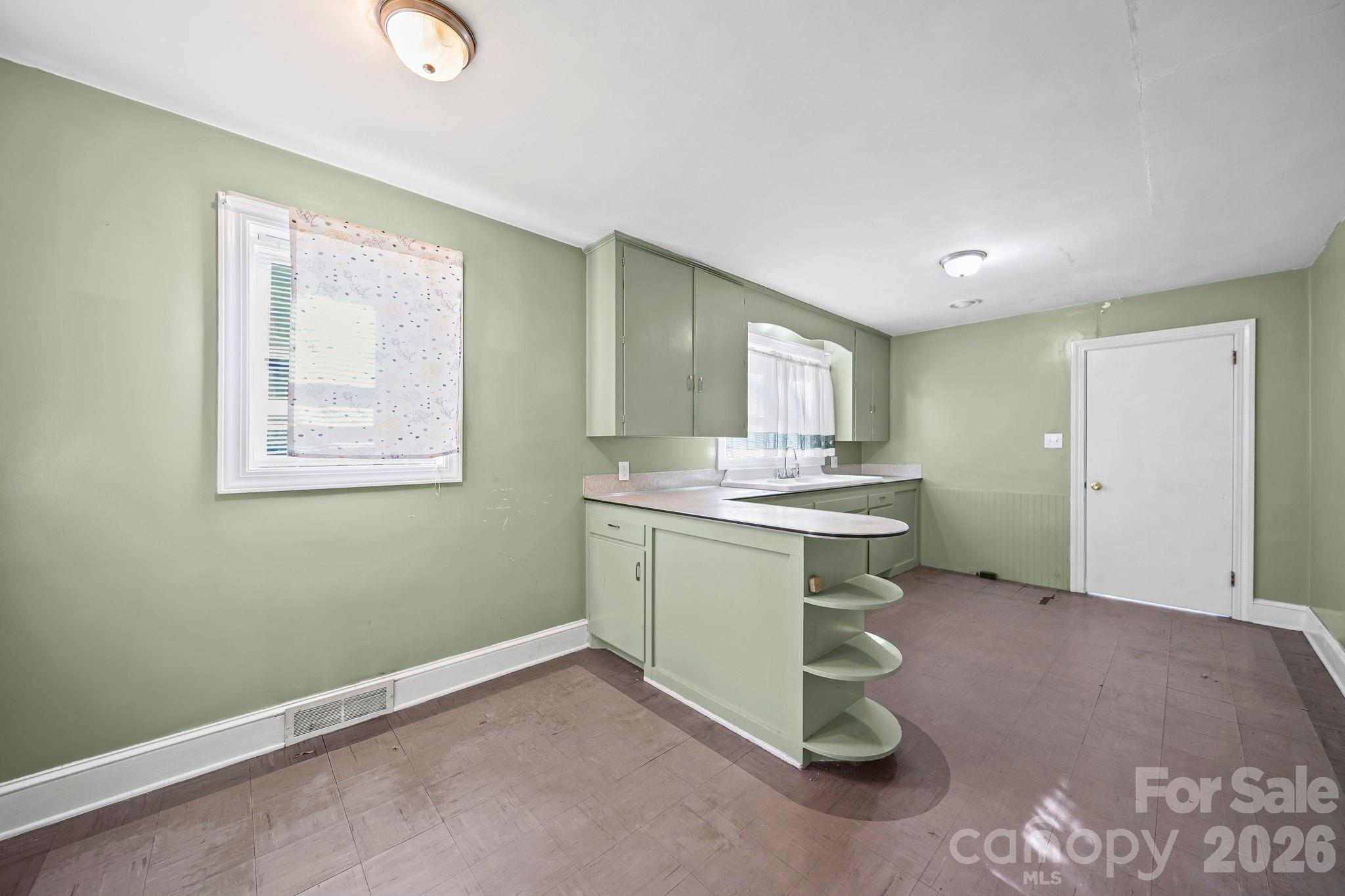 953 Fairmont Avenue — Salisbury