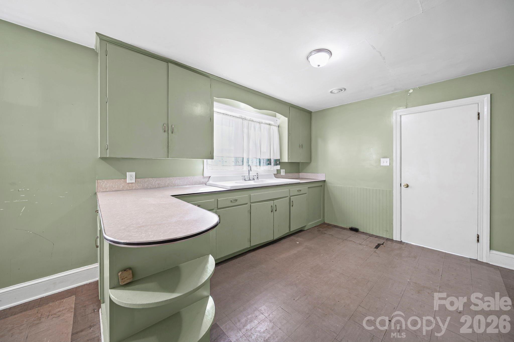 953 Fairmont Avenue — Salisbury