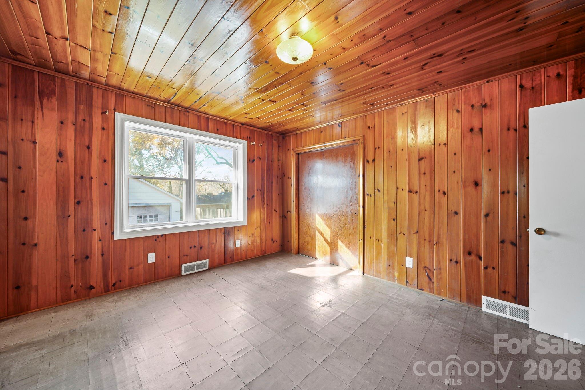 953 Fairmont Avenue — Salisbury