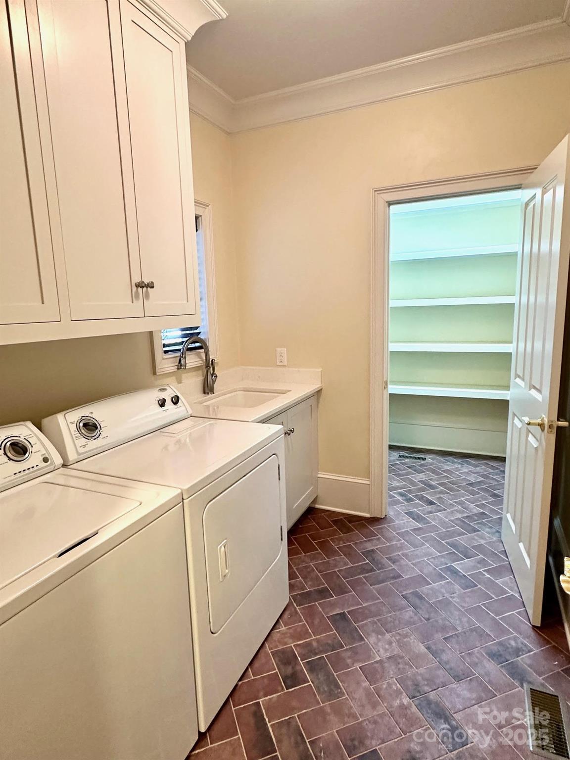 520 E Landing Ridge Circle — Jefferson