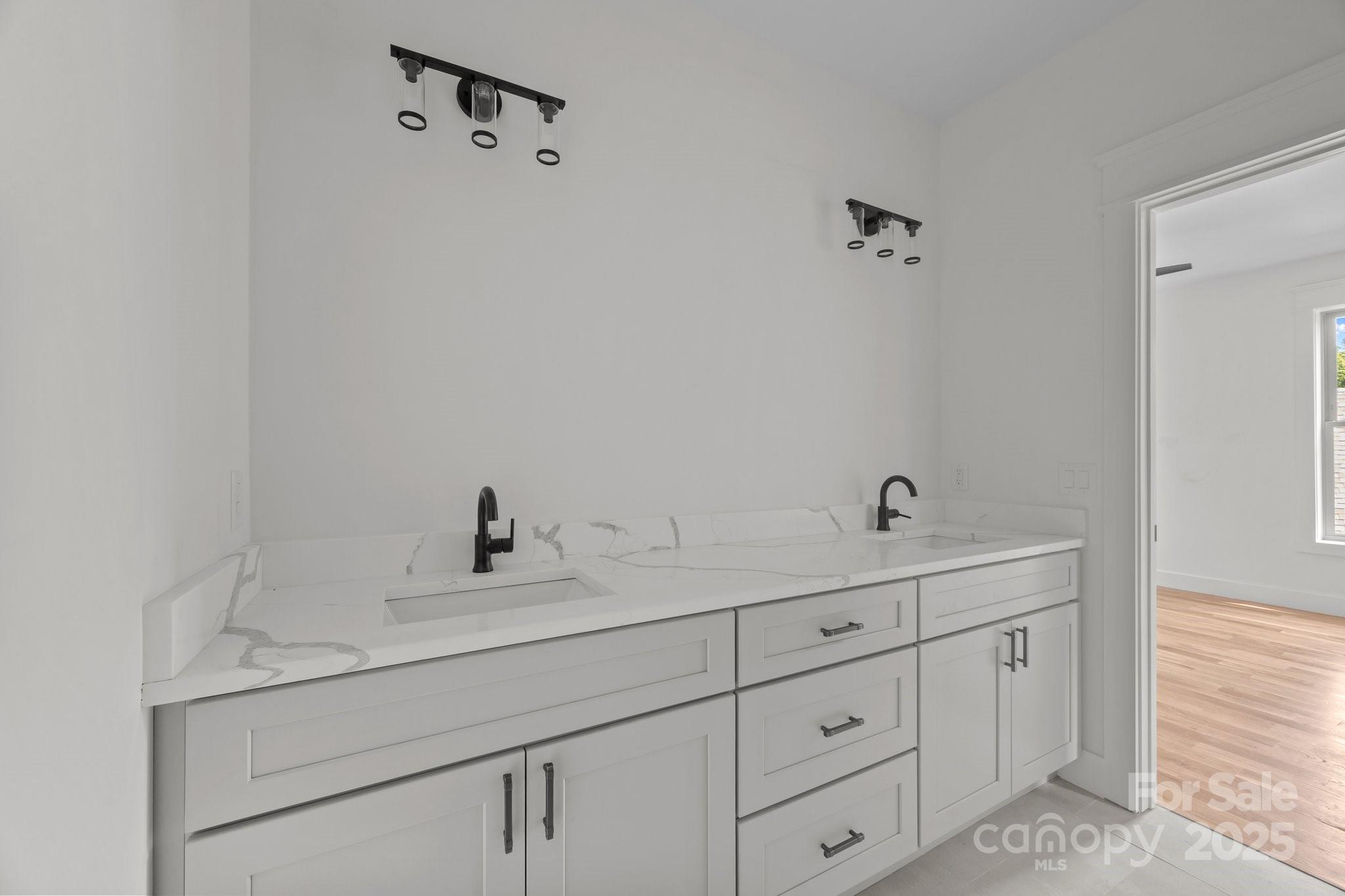 58 Pinedale Road — Asheville