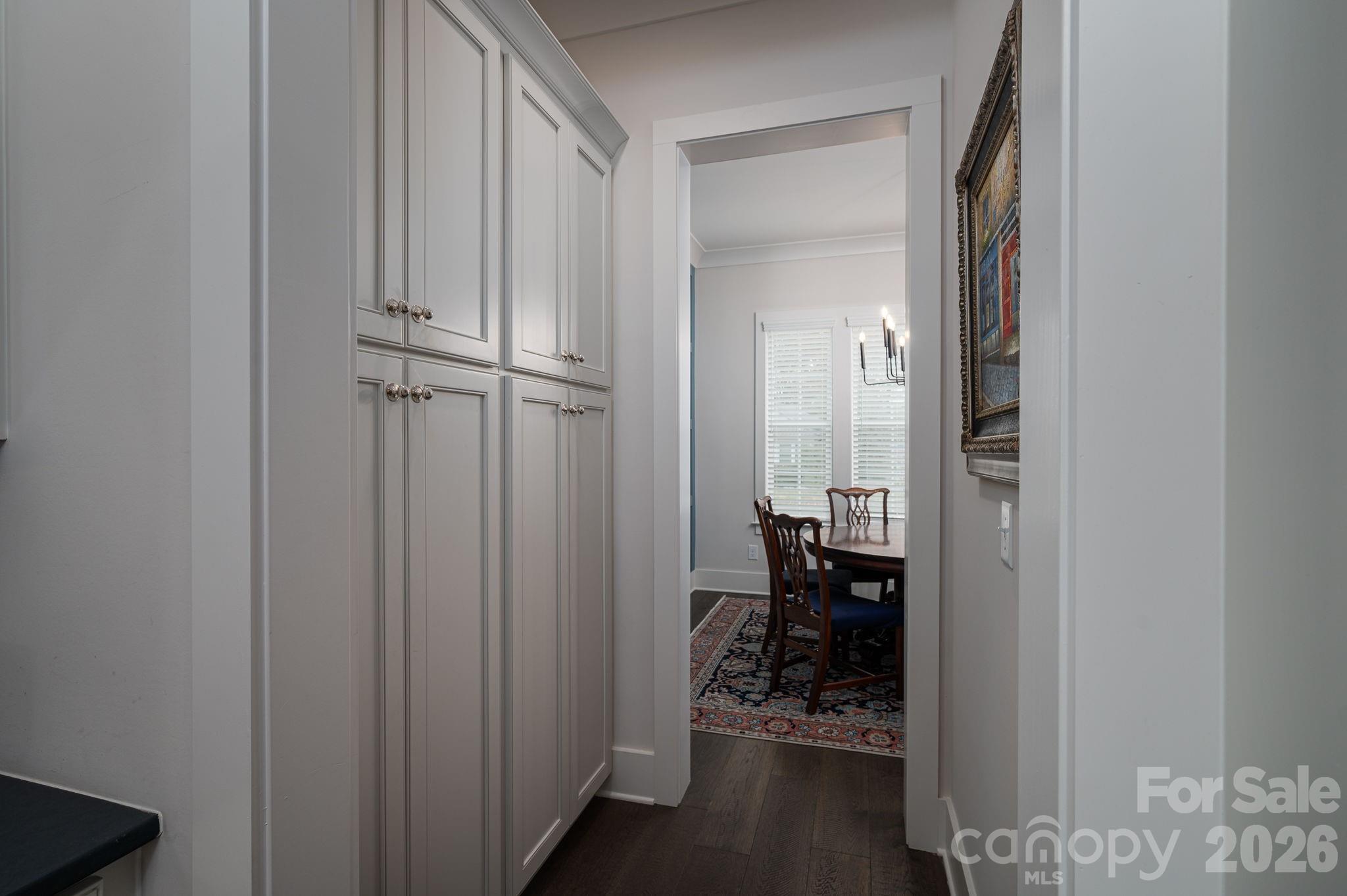 10 Oak Street — Belmont