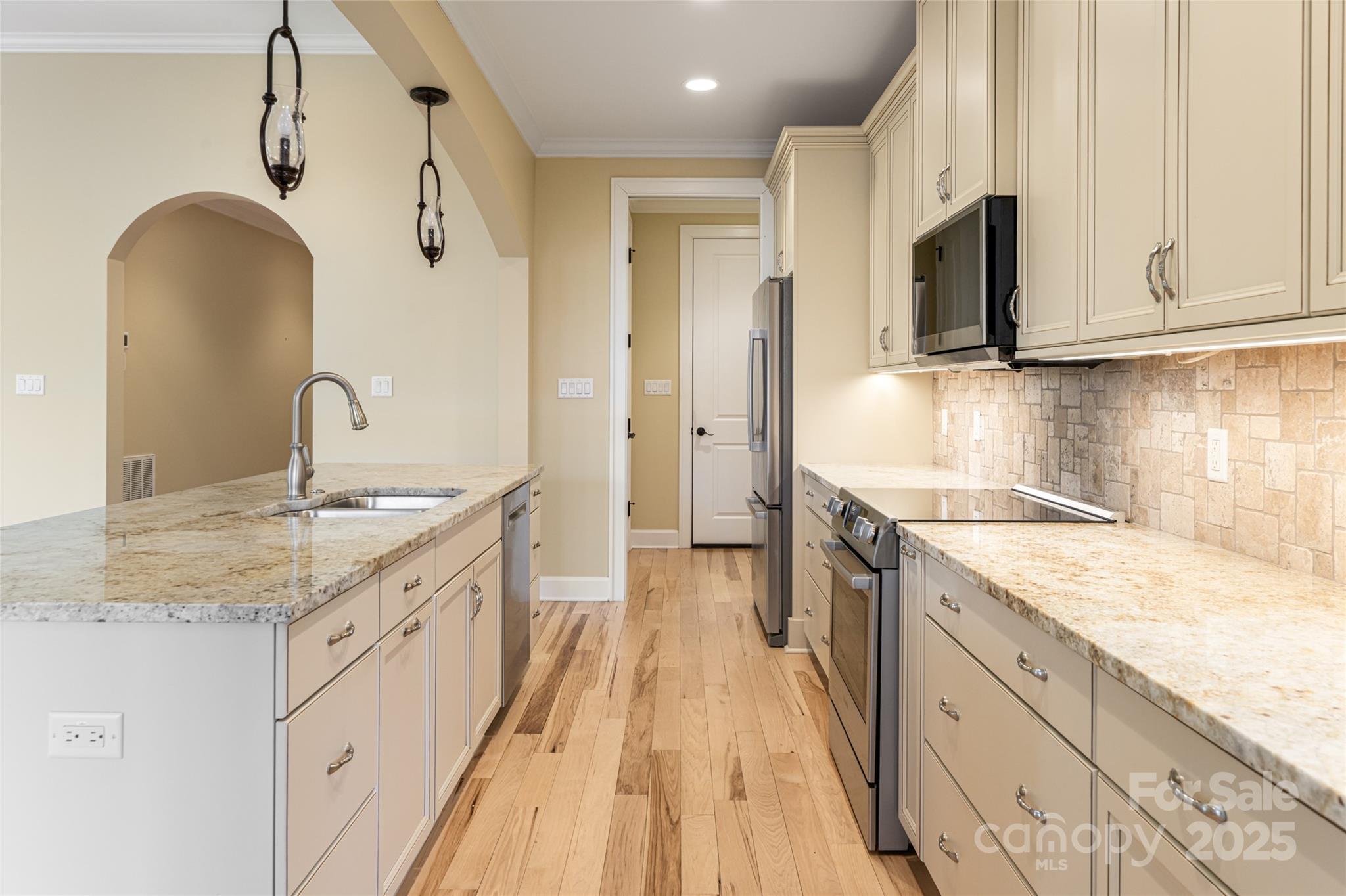 38 Chantilly Drive — Asheville