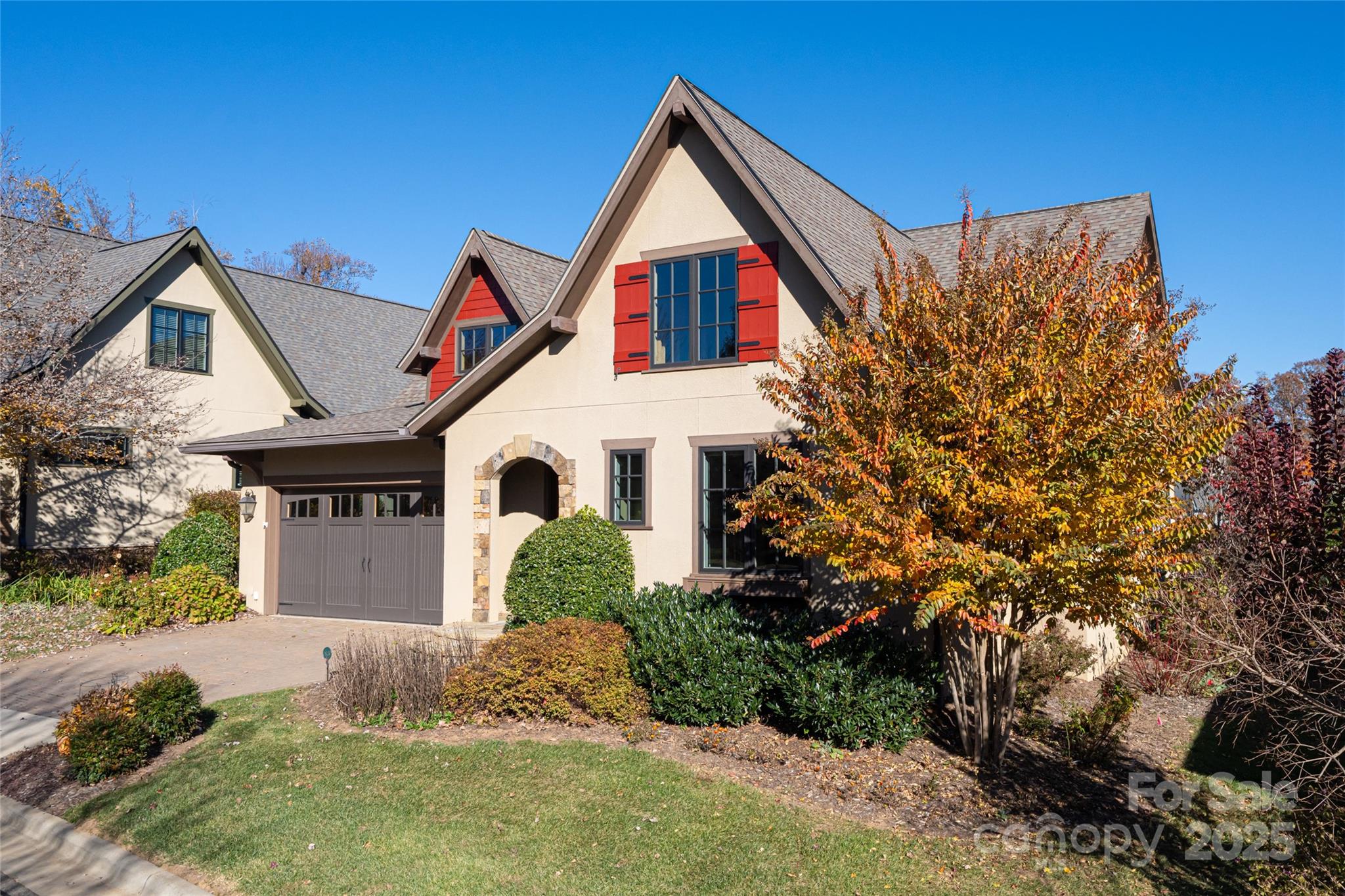 38 Chantilly Drive — Asheville