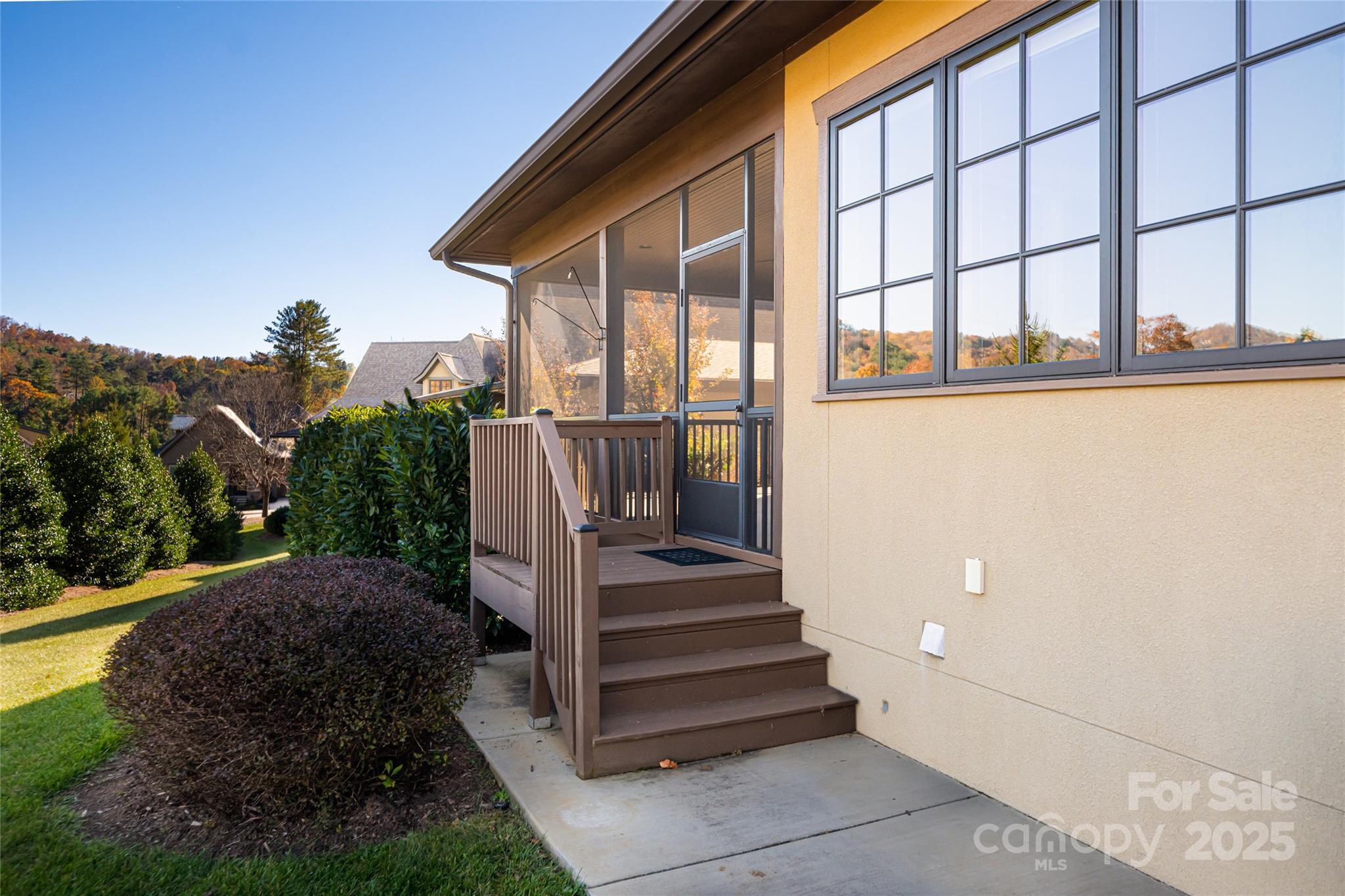 38 Chantilly Drive — Asheville