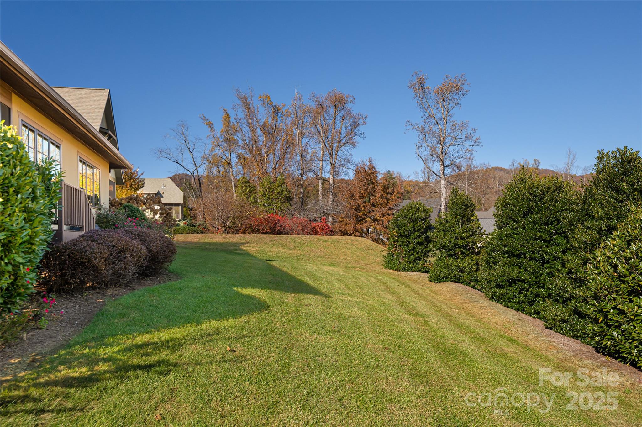 38 Chantilly Drive — Asheville