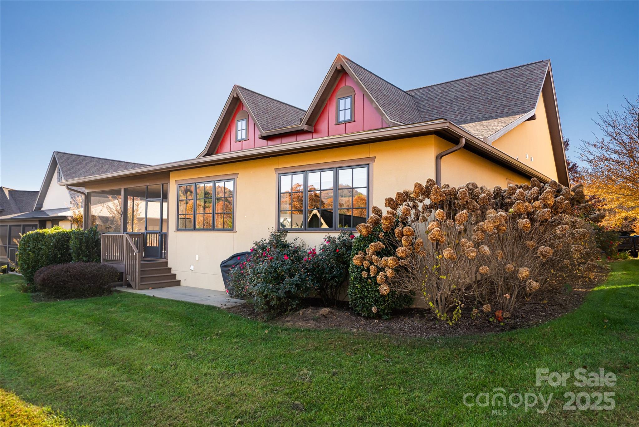 38 Chantilly Drive — Asheville