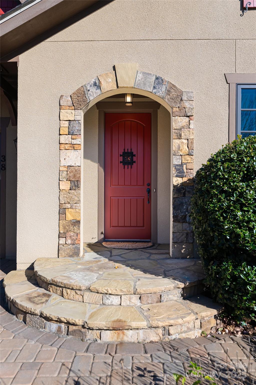 38 Chantilly Drive — Asheville