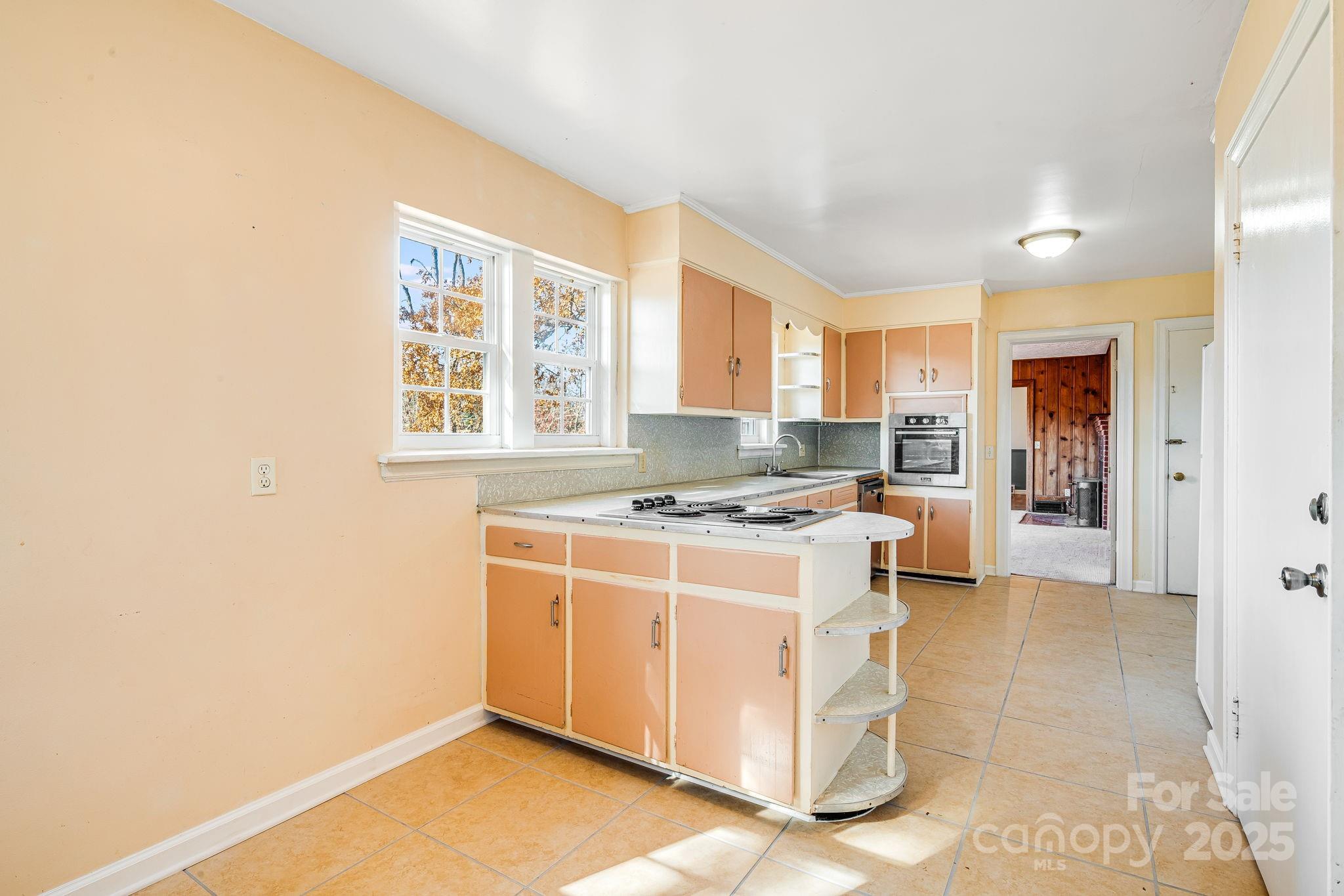 92 Parkway View Road — Mars Hill