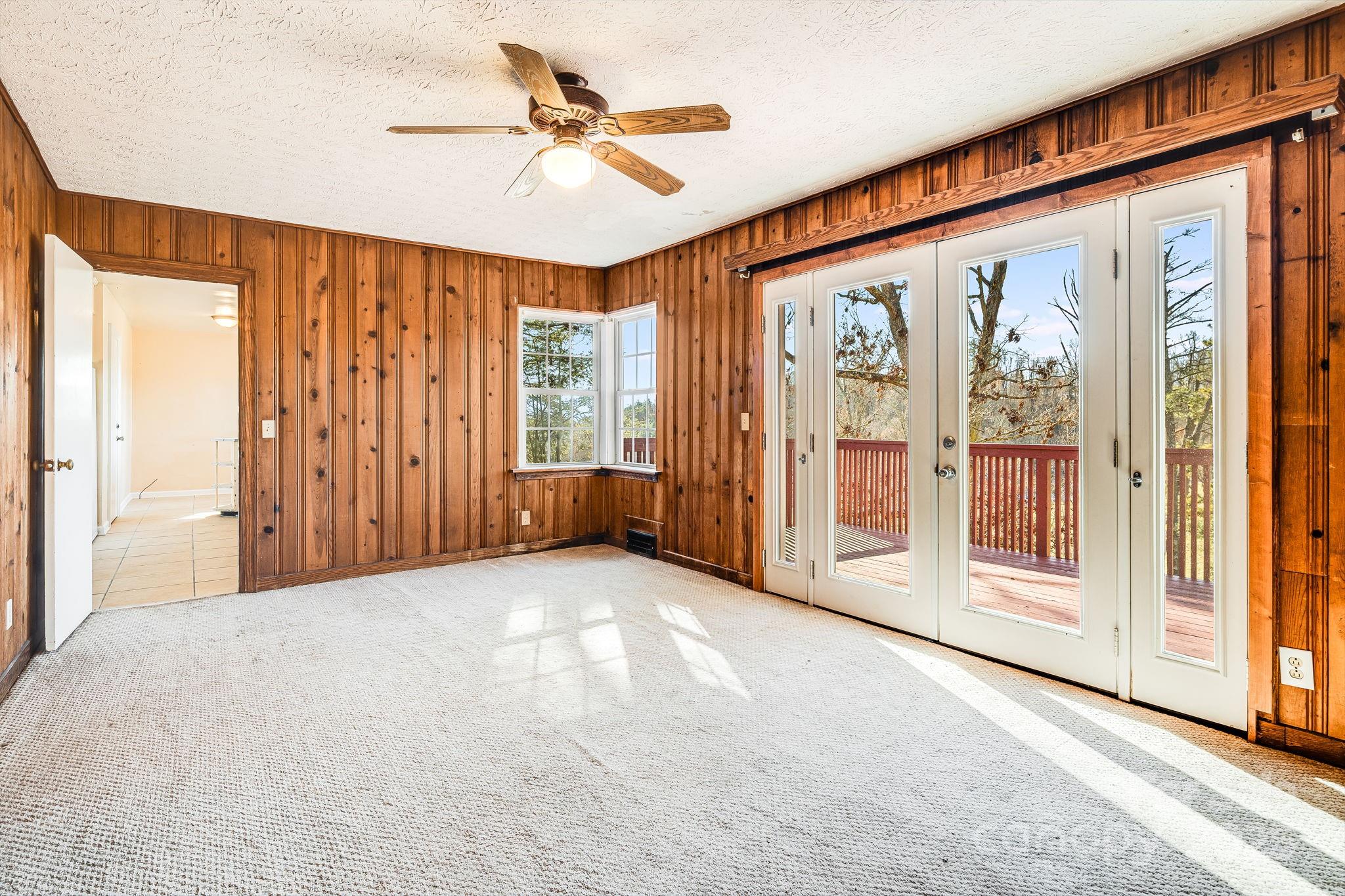 92 Parkway View Road — Mars Hill