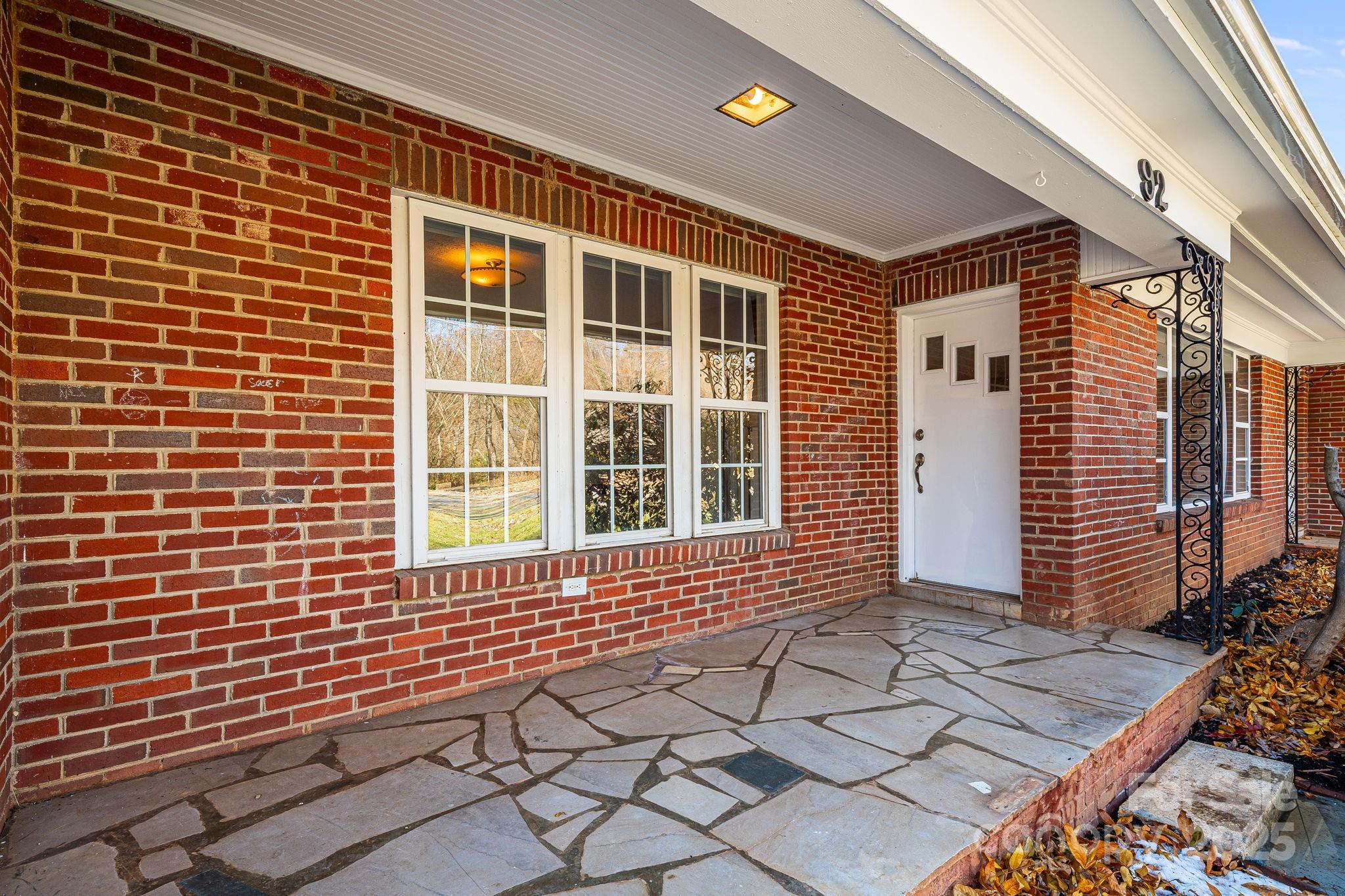 92 Parkway View Road — Mars Hill