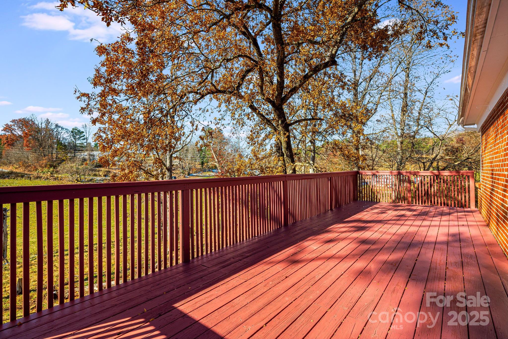 92 Parkway View Road — Mars Hill