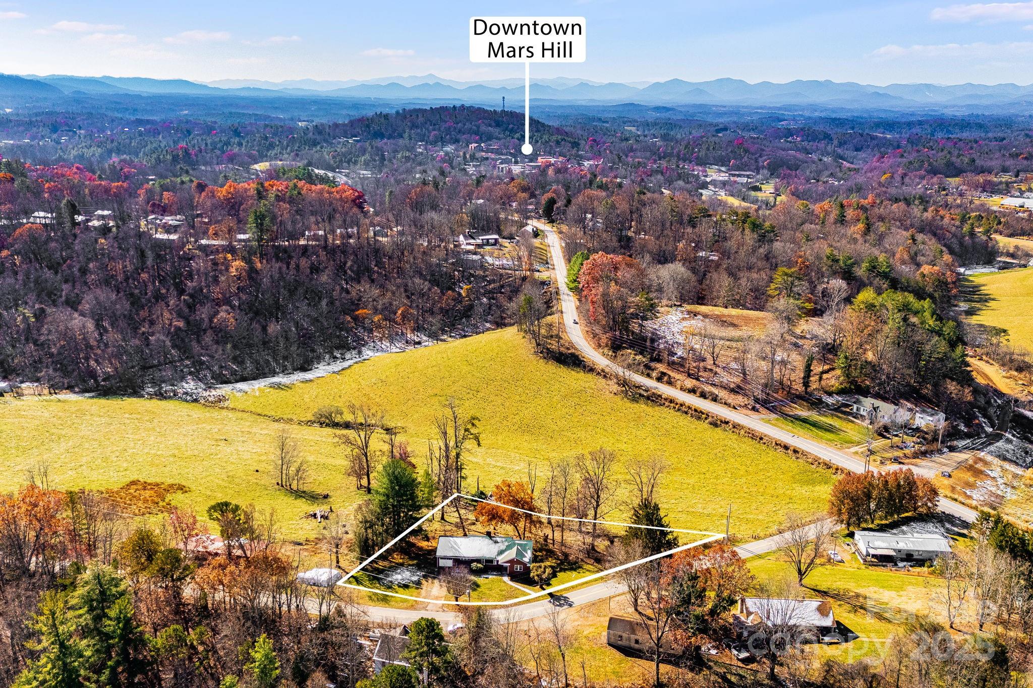 92 Parkway View Road — Mars Hill