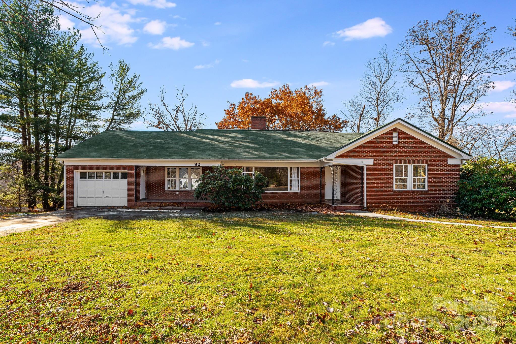 92 Parkway View Road — Mars Hill