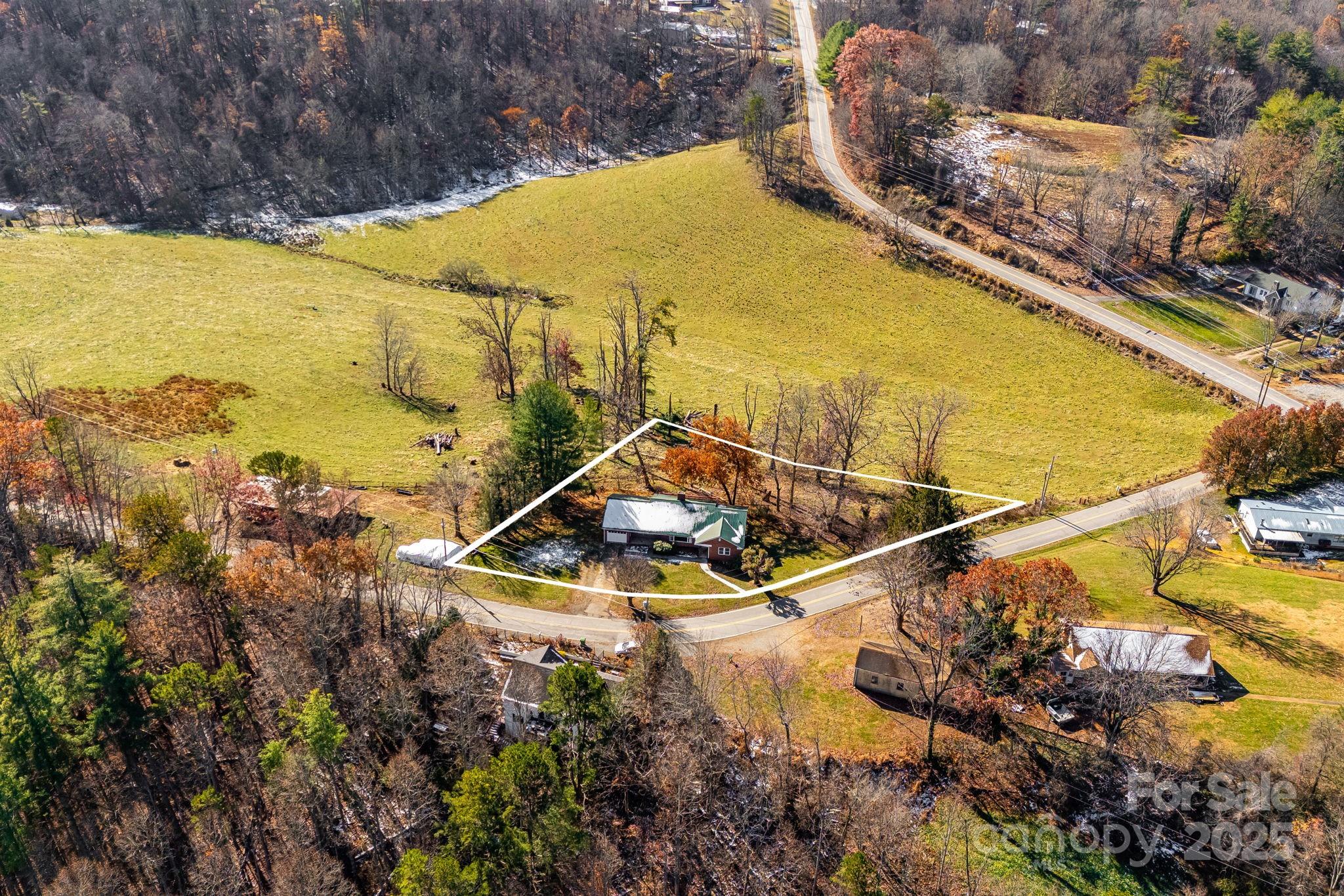 92 Parkway View Road — Mars Hill