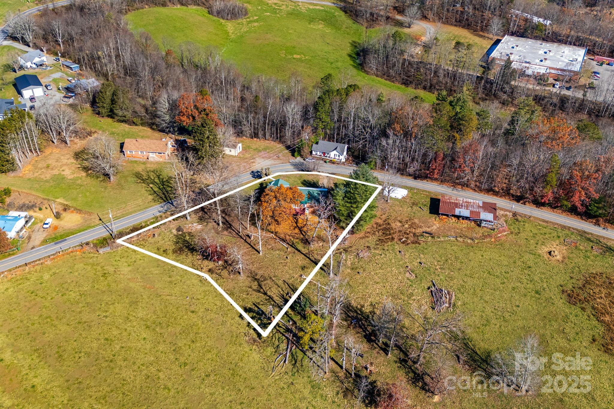 92 Parkway View Road — Mars Hill