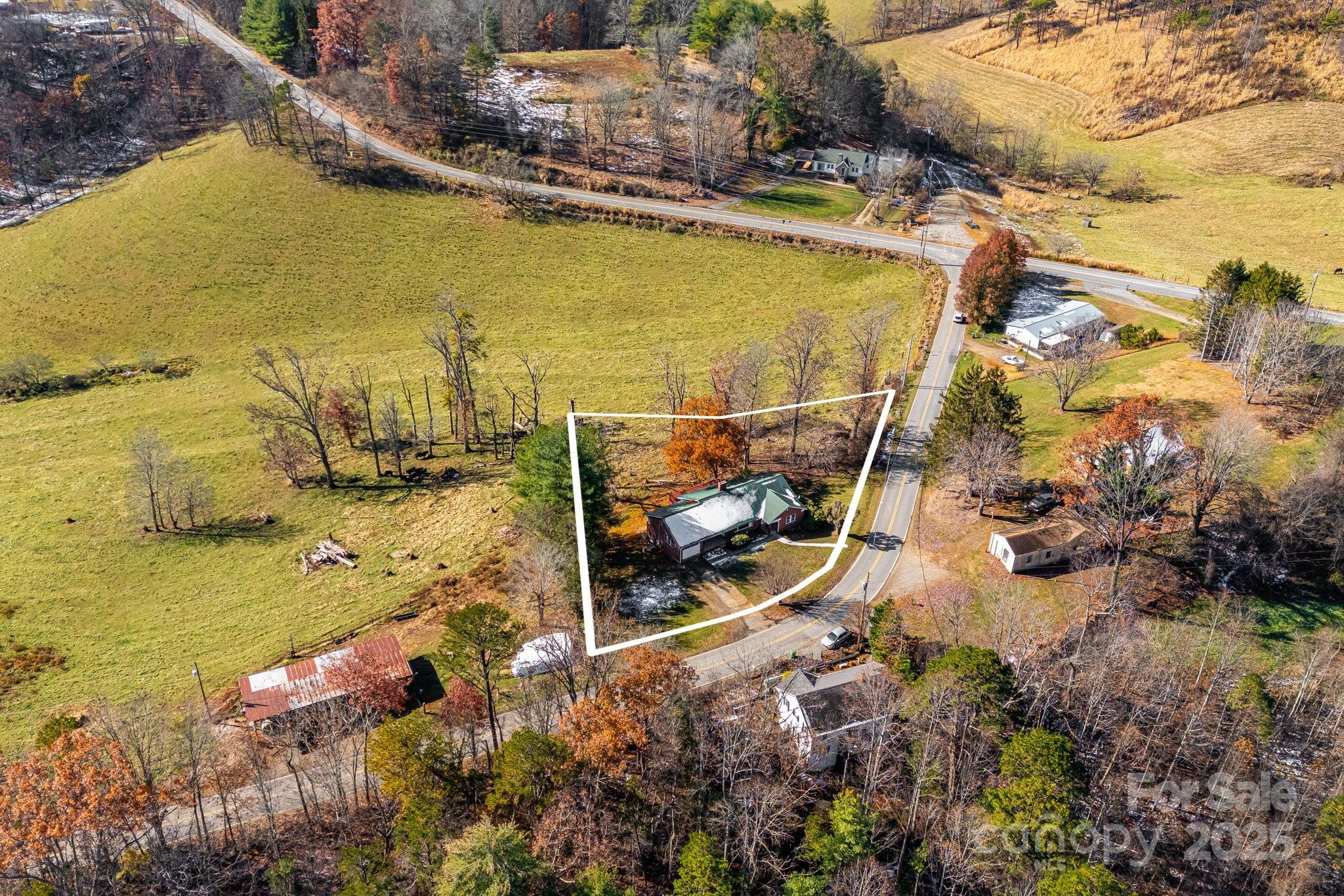 92 Parkway View Road — Mars Hill