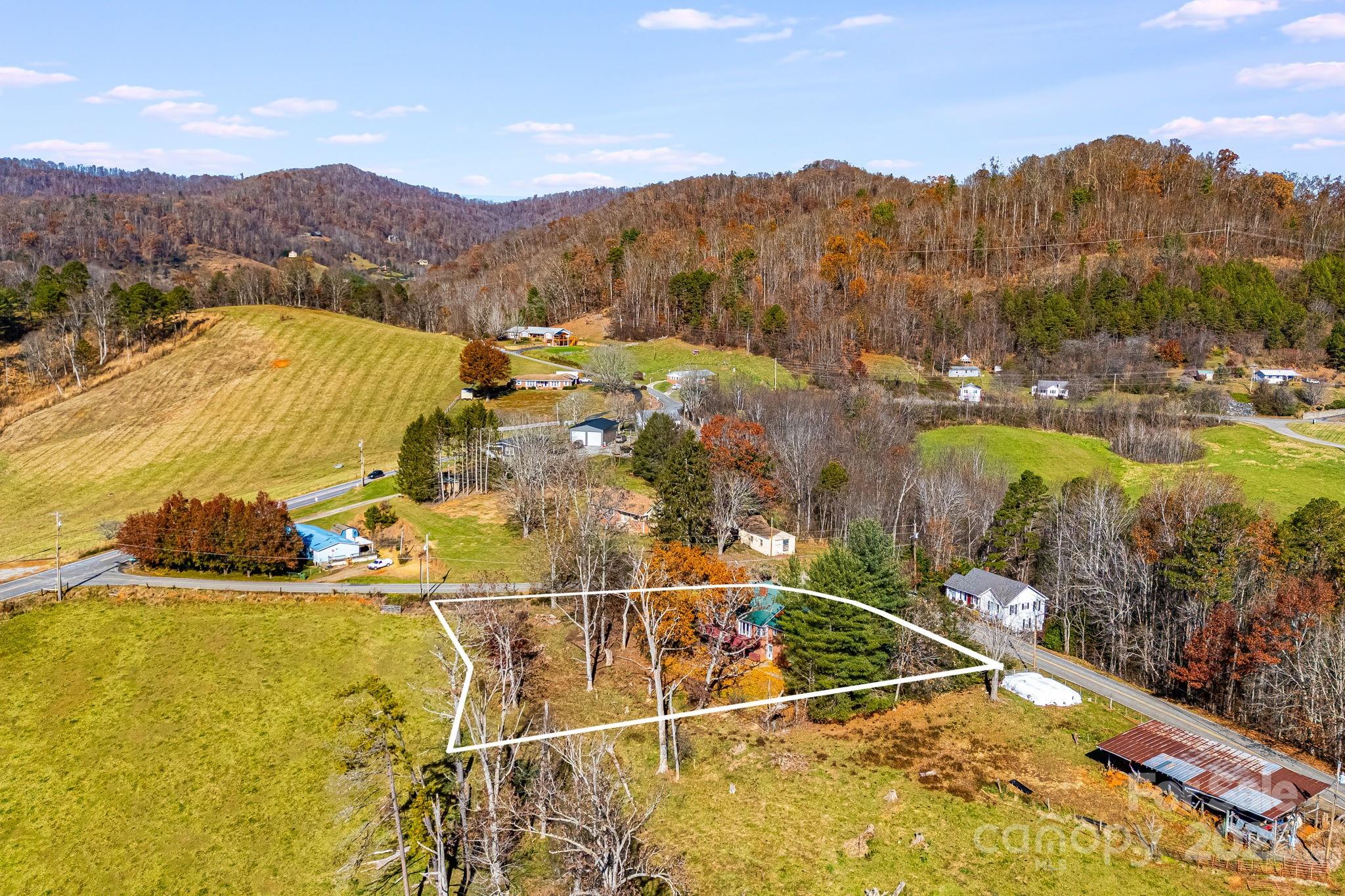 92 Parkway View Road — Mars Hill
