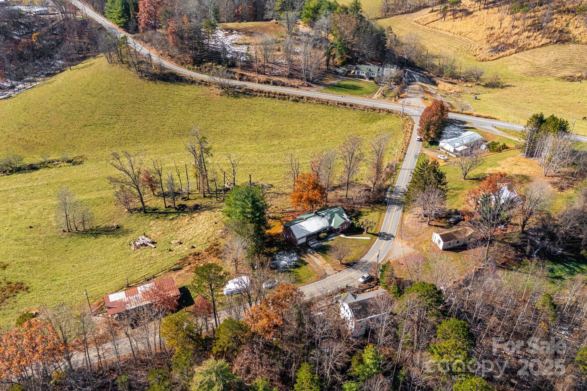 92 Parkway View Road — Mars Hill