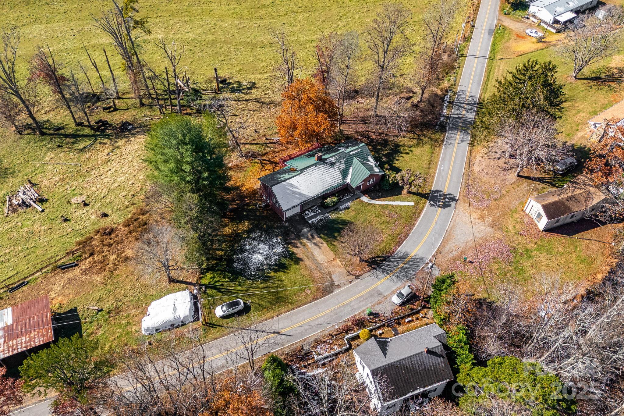 92 Parkway View Road — Mars Hill