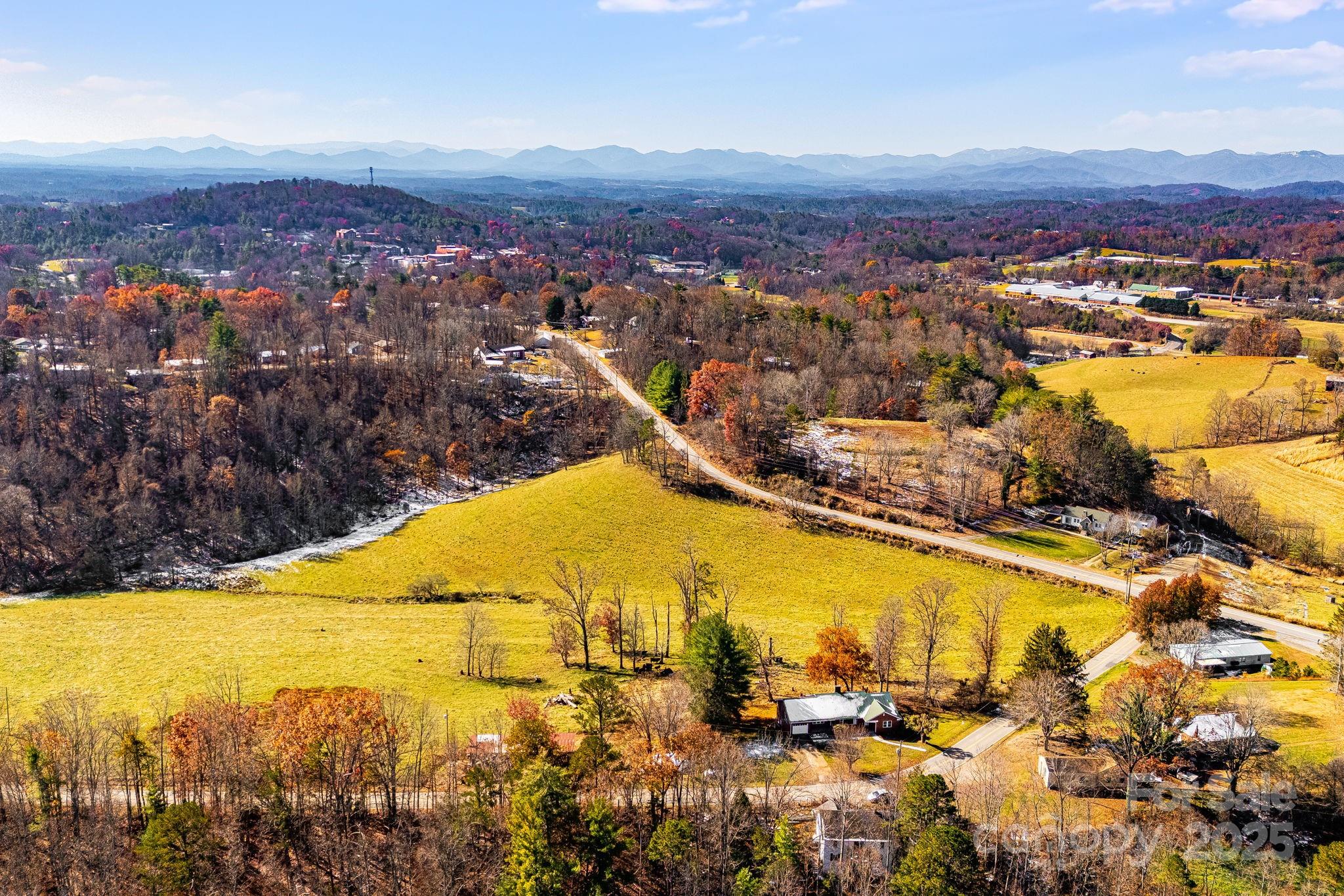 92 Parkway View Road — Mars Hill