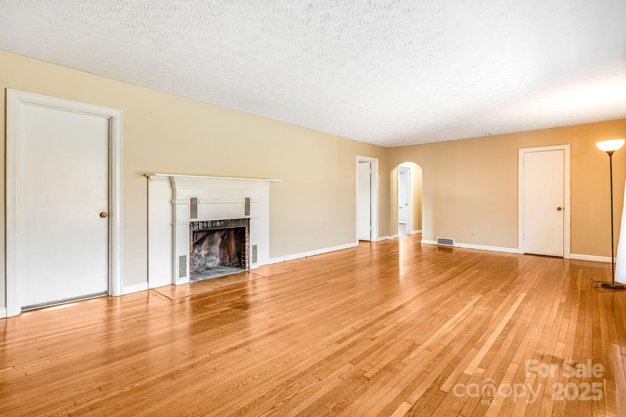 92 Parkway View Road — Mars Hill