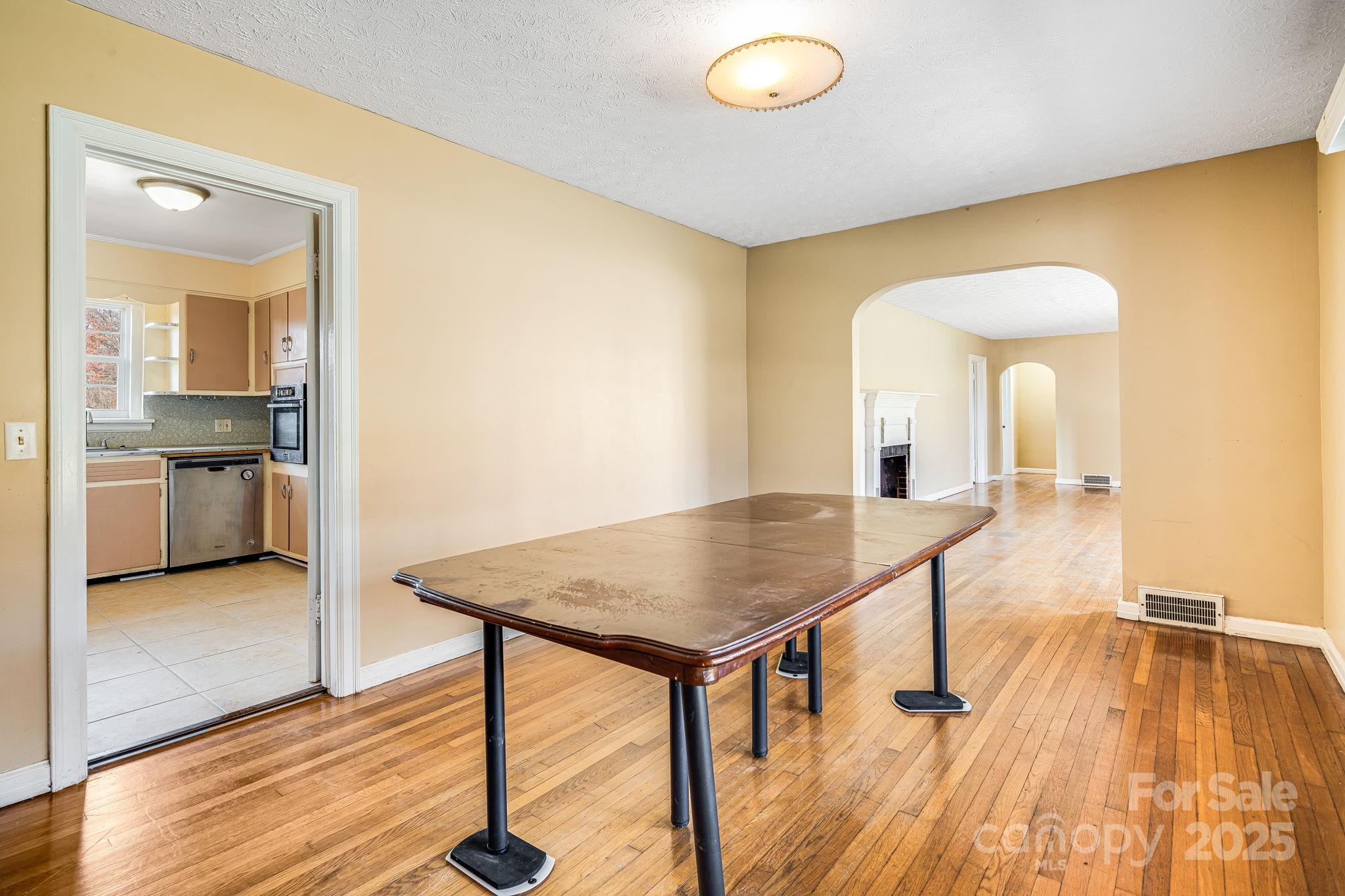 92 Parkway View Road — Mars Hill