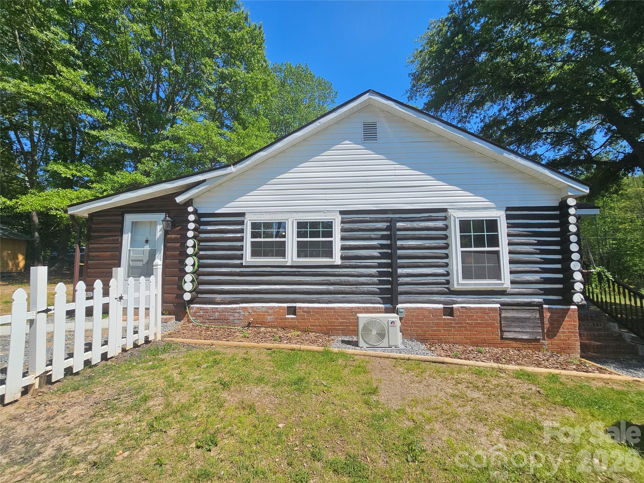 114 Beacon Hill — Ellenboro