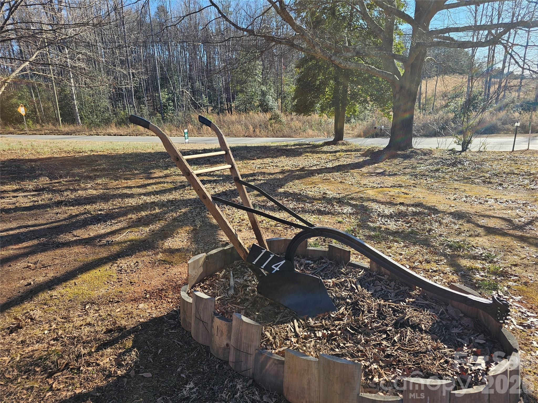 114 Beacon Hill — Ellenboro