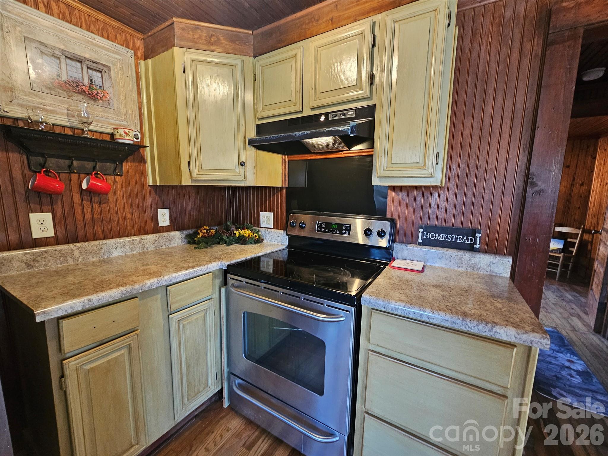 114 Beacon Hill — Ellenboro