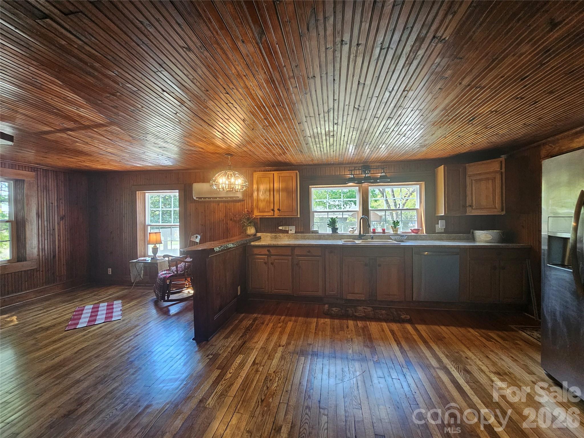114 Beacon Hill — Ellenboro
