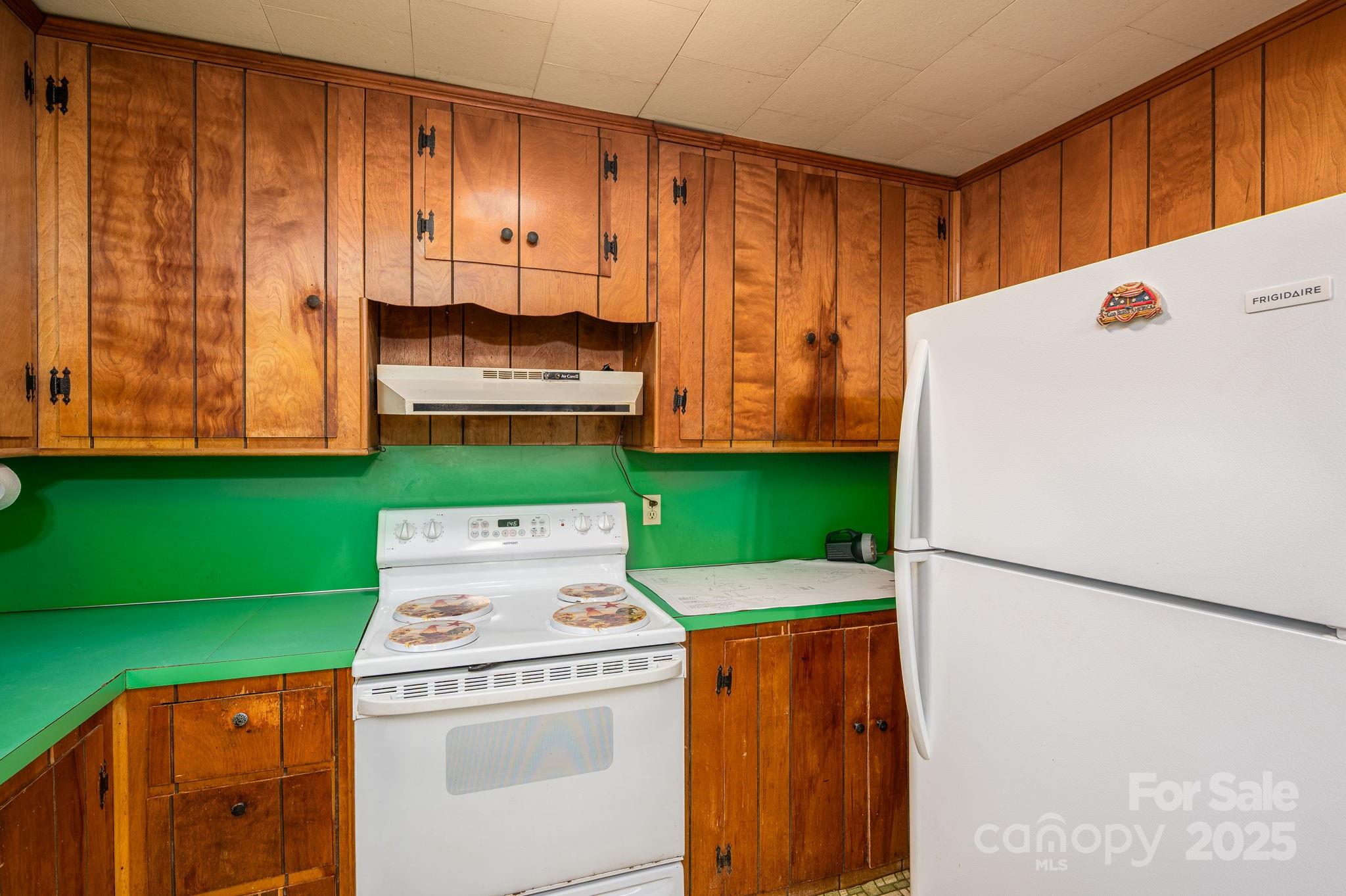 6331 Smith Road — Vale