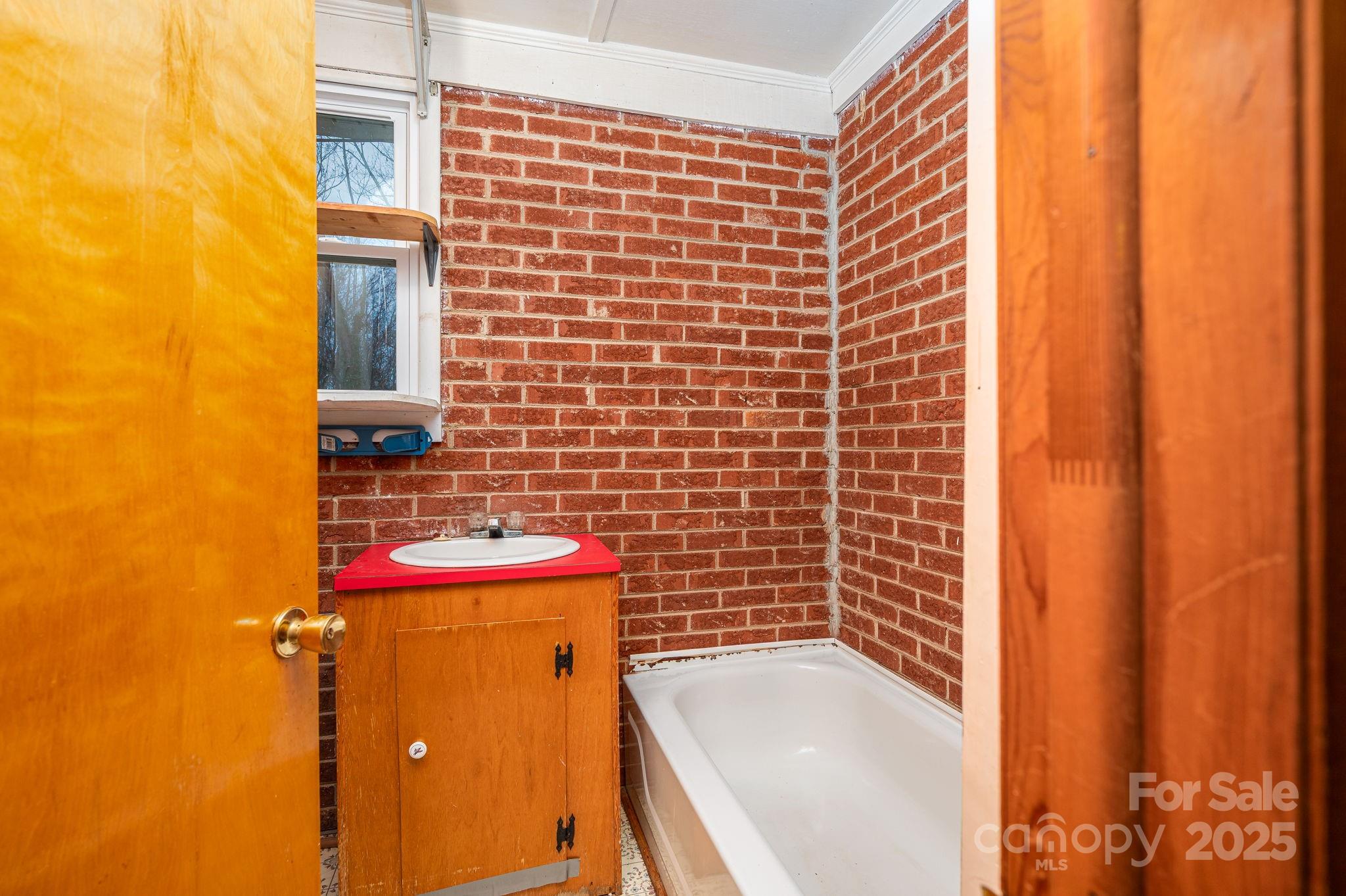 6331 Smith Road — Vale