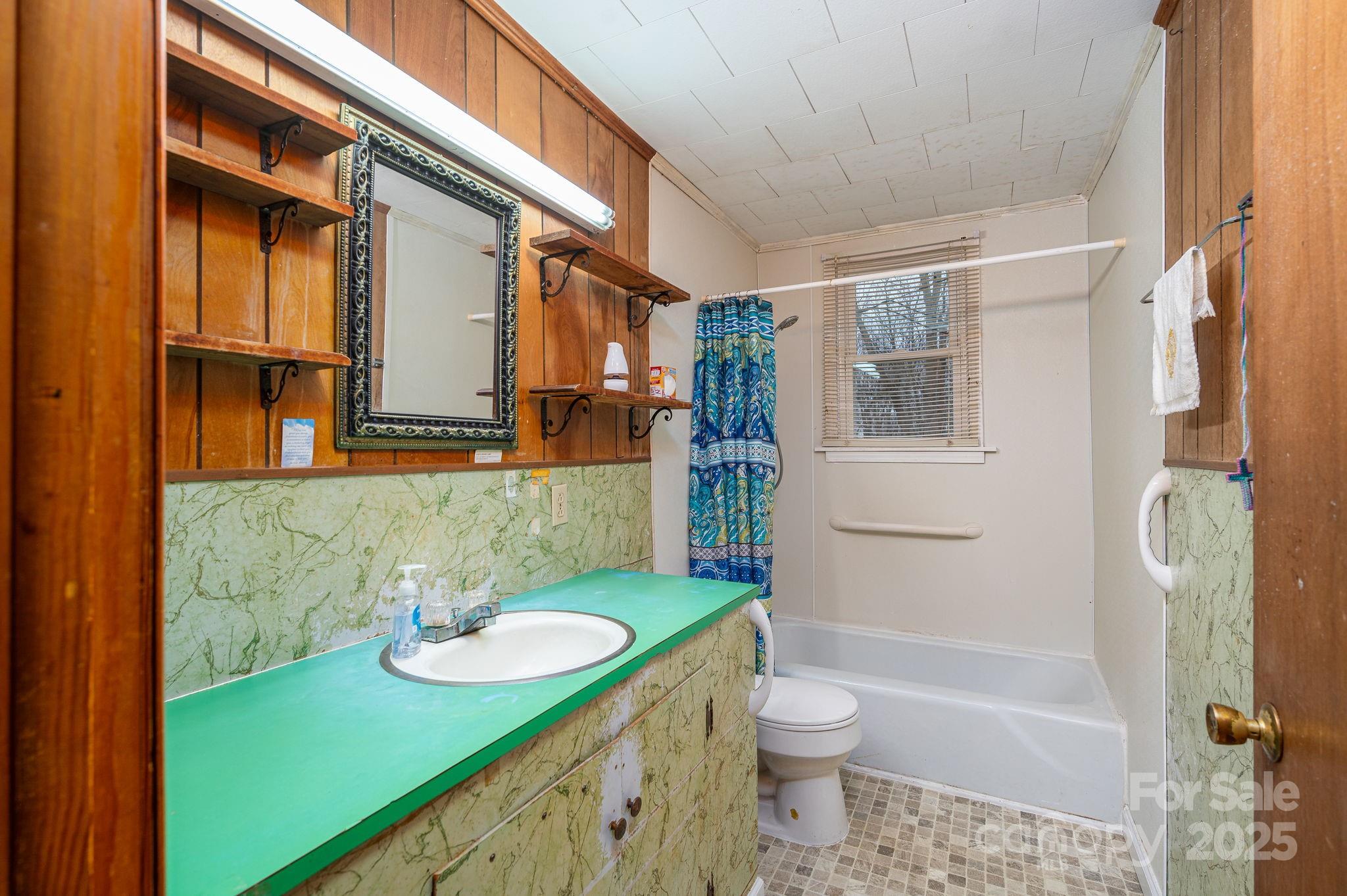 6331 Smith Road — Vale