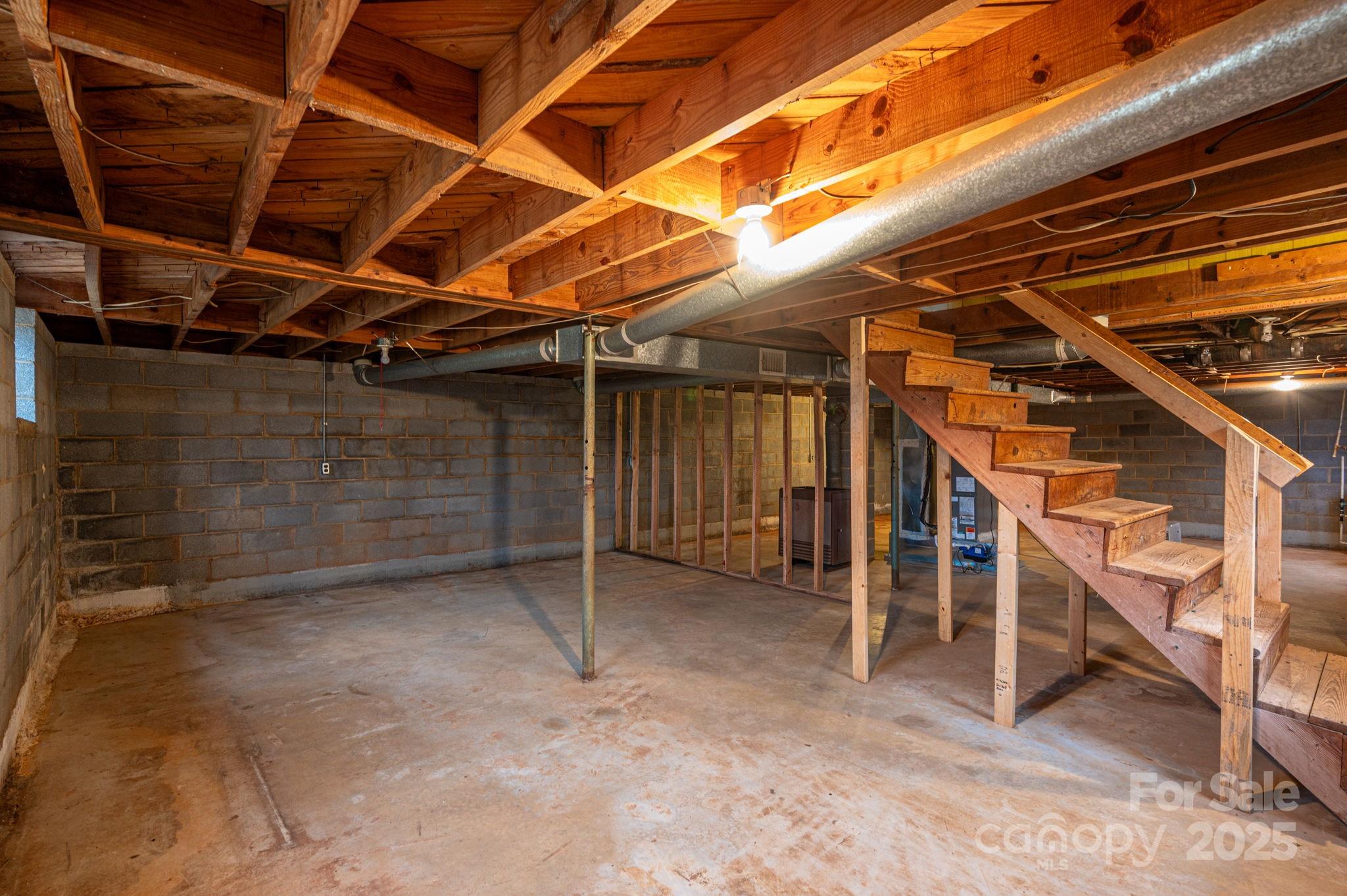 6331 Smith Road — Vale