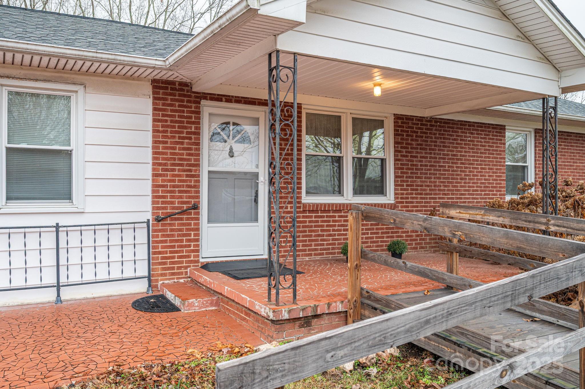 6331 Smith Road — Vale