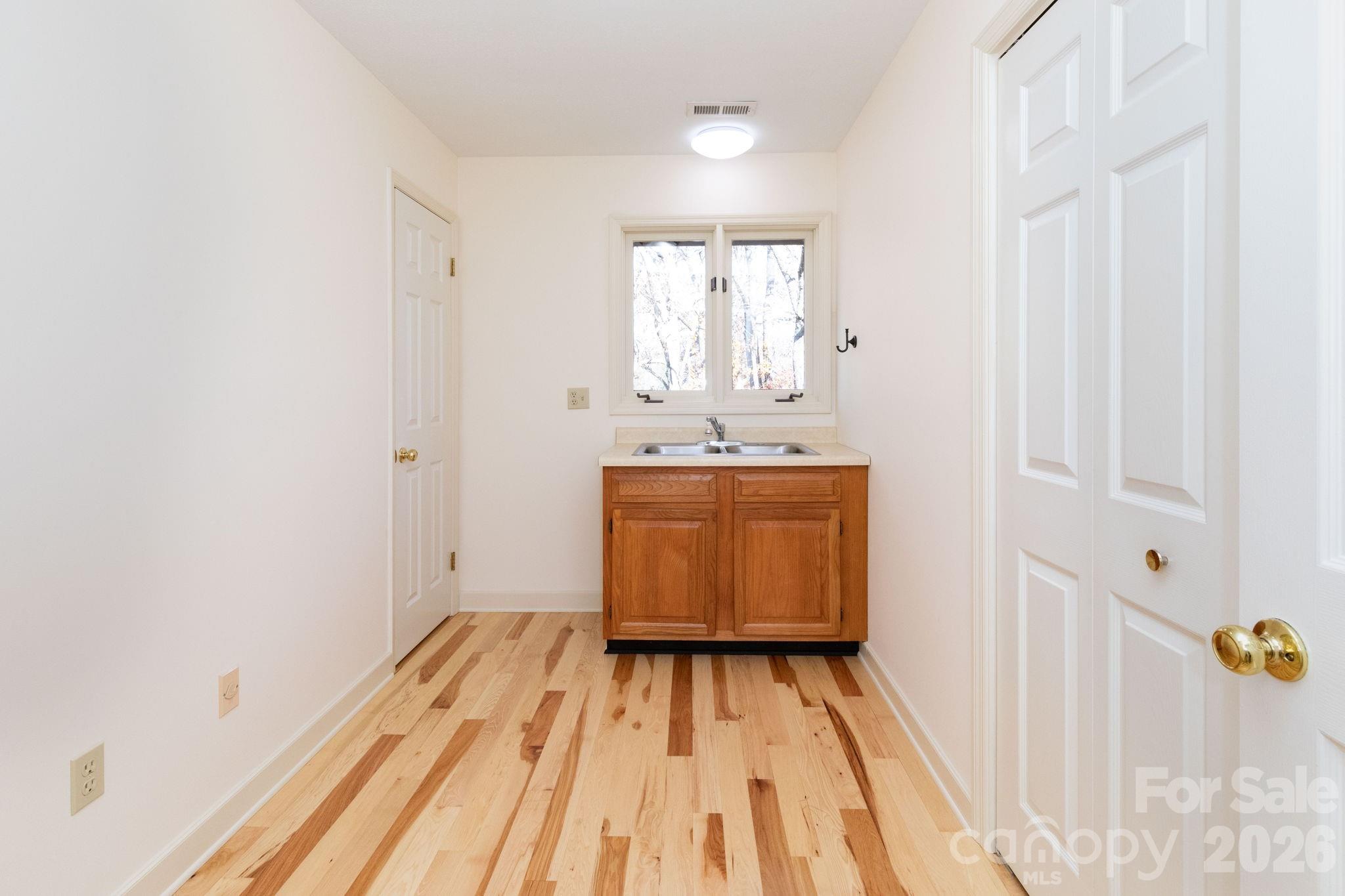 84 Joe jenkins Road — Fairview