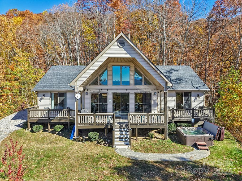 242 Crossview Drive — Bryson City