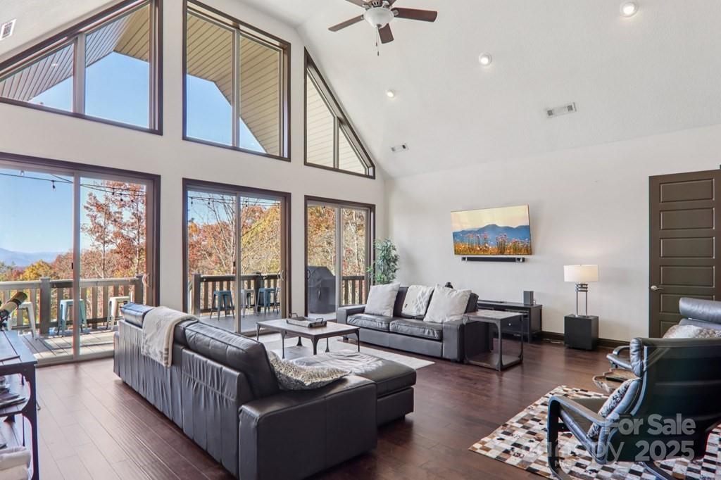242 Crossview Drive — Bryson City