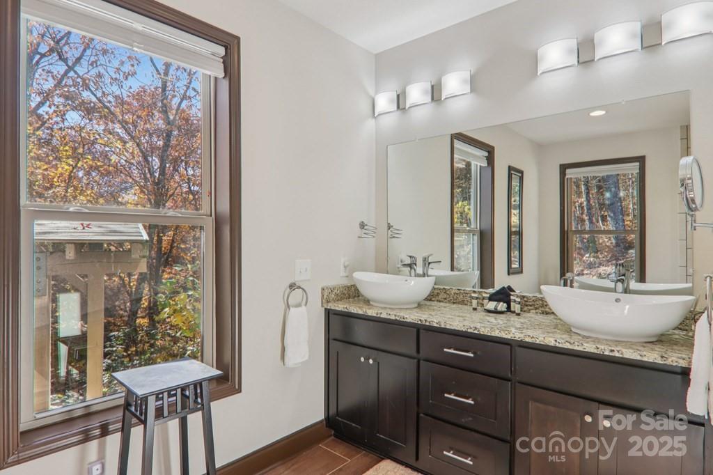 242 Crossview Drive — Bryson City