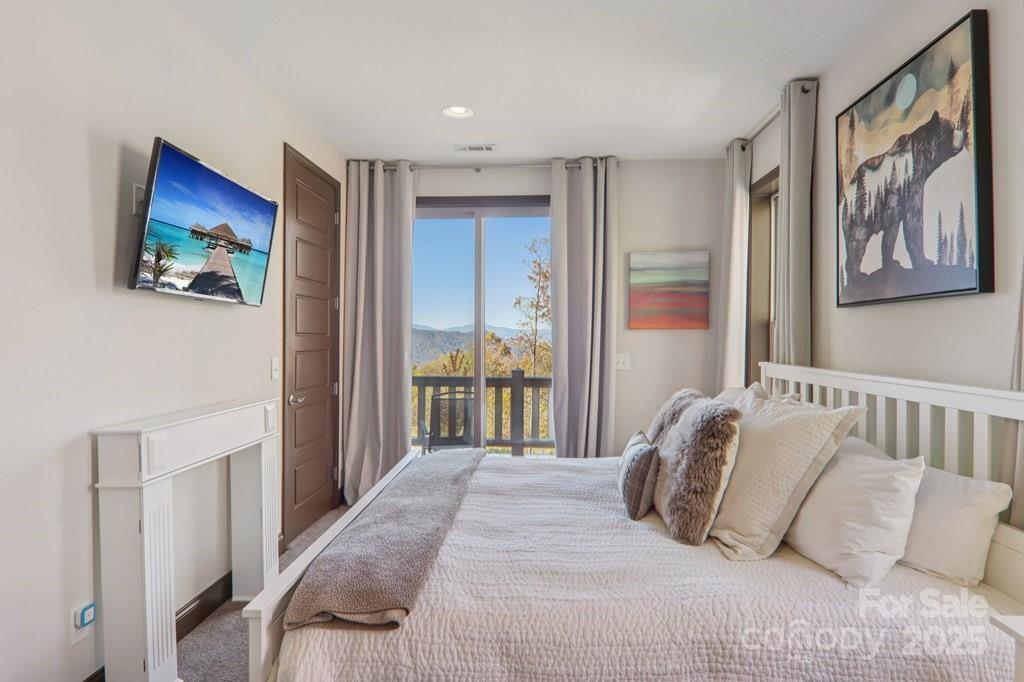 242 Crossview Drive — Bryson City