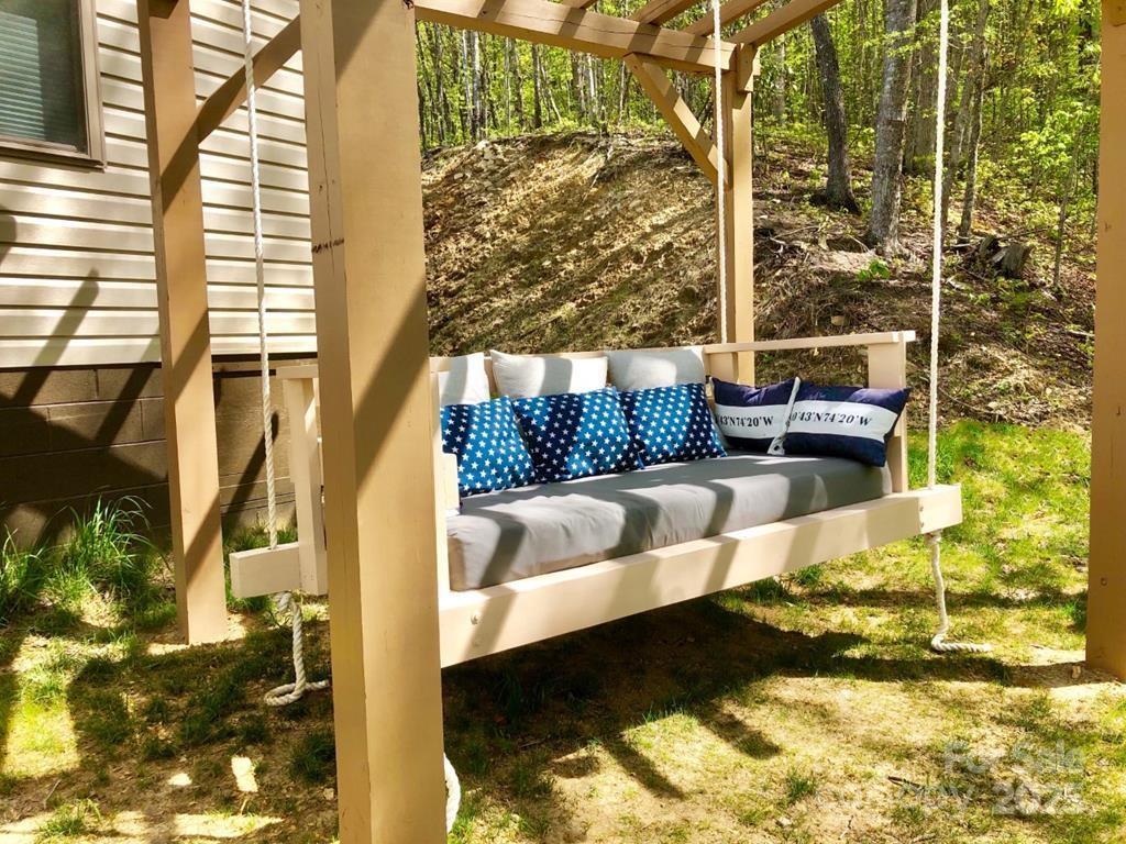 242 Crossview Drive — Bryson City