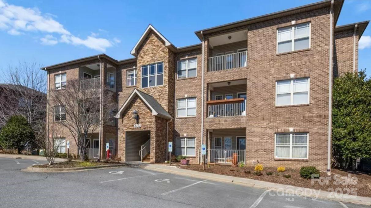 186 Cecil Miller Road #202 — Boone