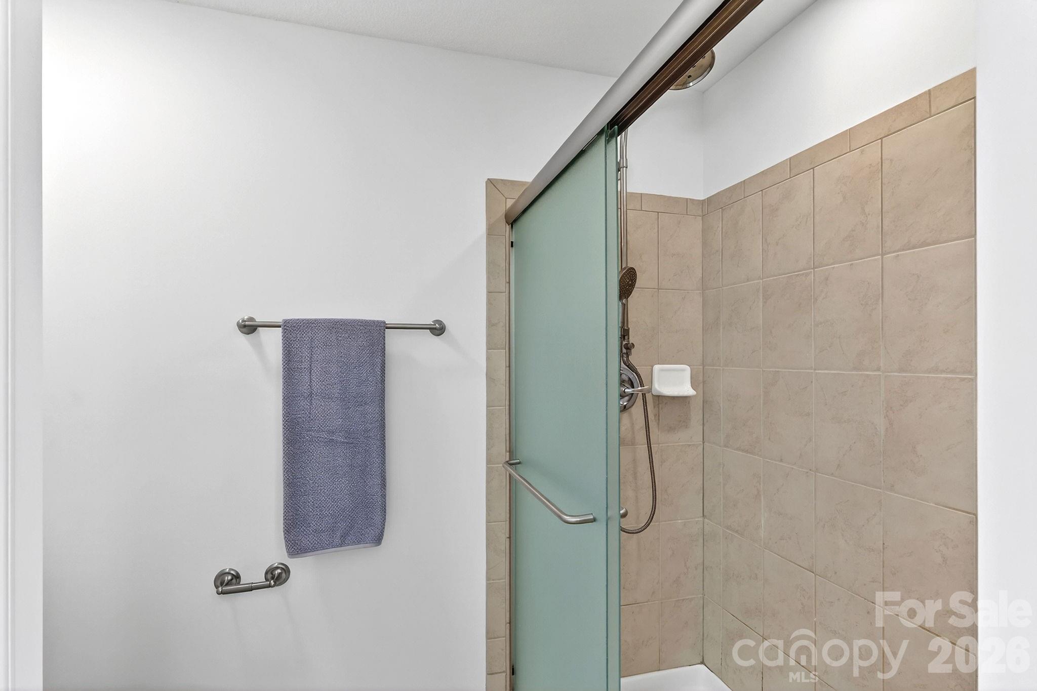 3546 S Bank Court — Matthews