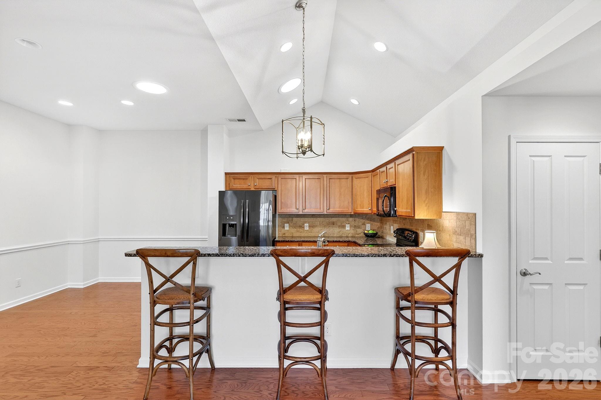 3546 S Bank Court — Matthews