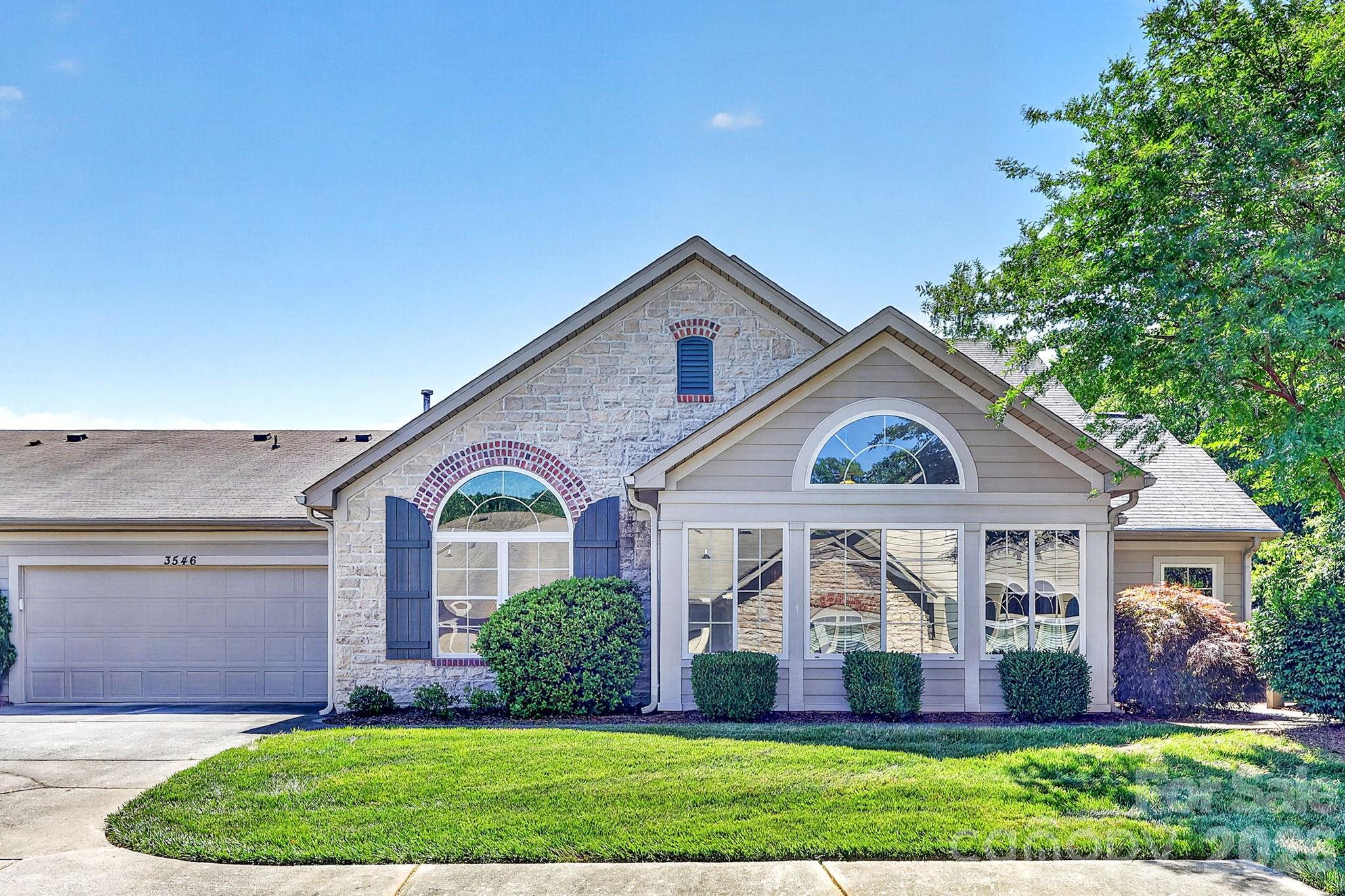 3546 S Bank Court — Matthews